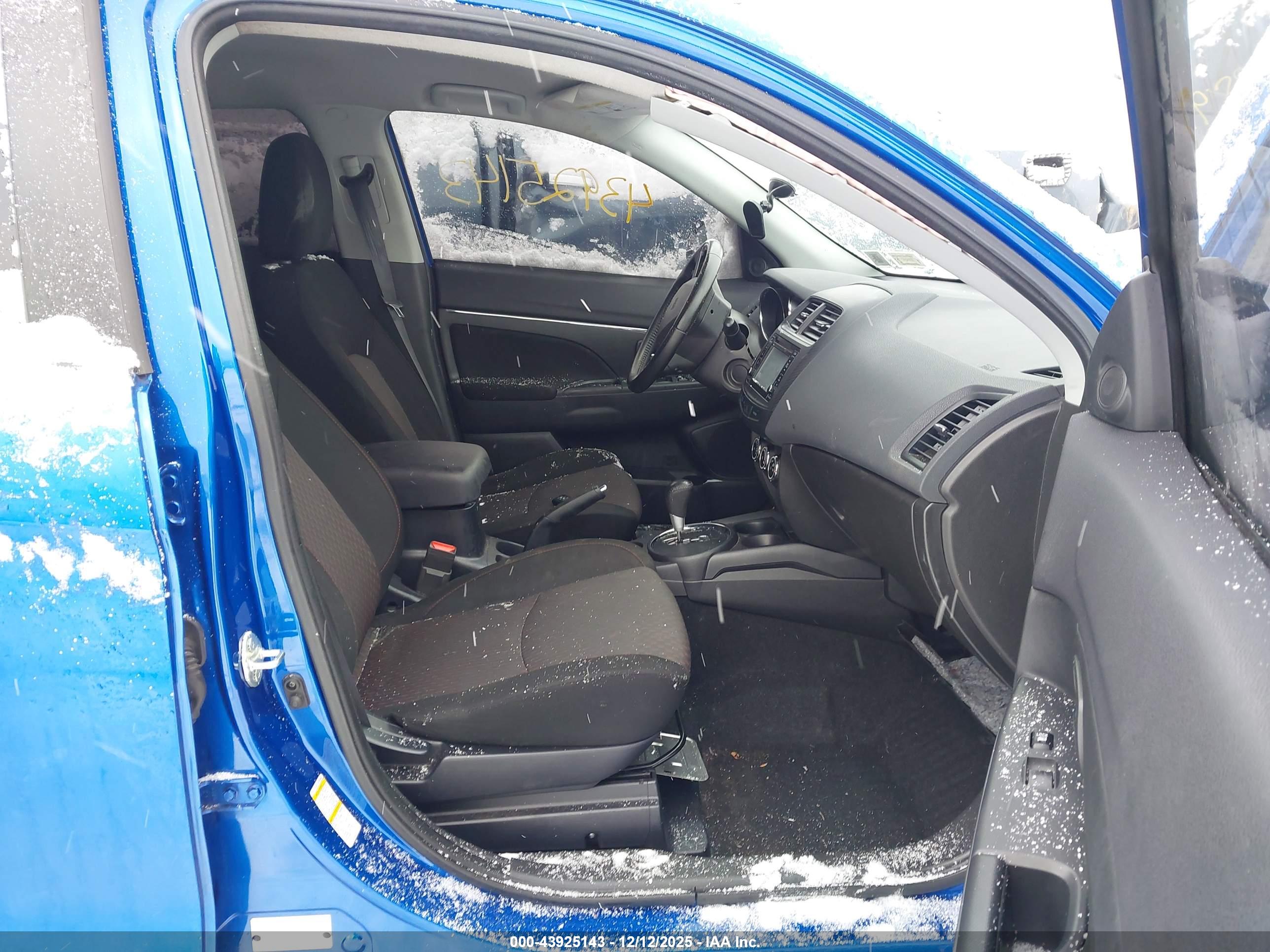 MITSUBISHI OUTLANDER image 5