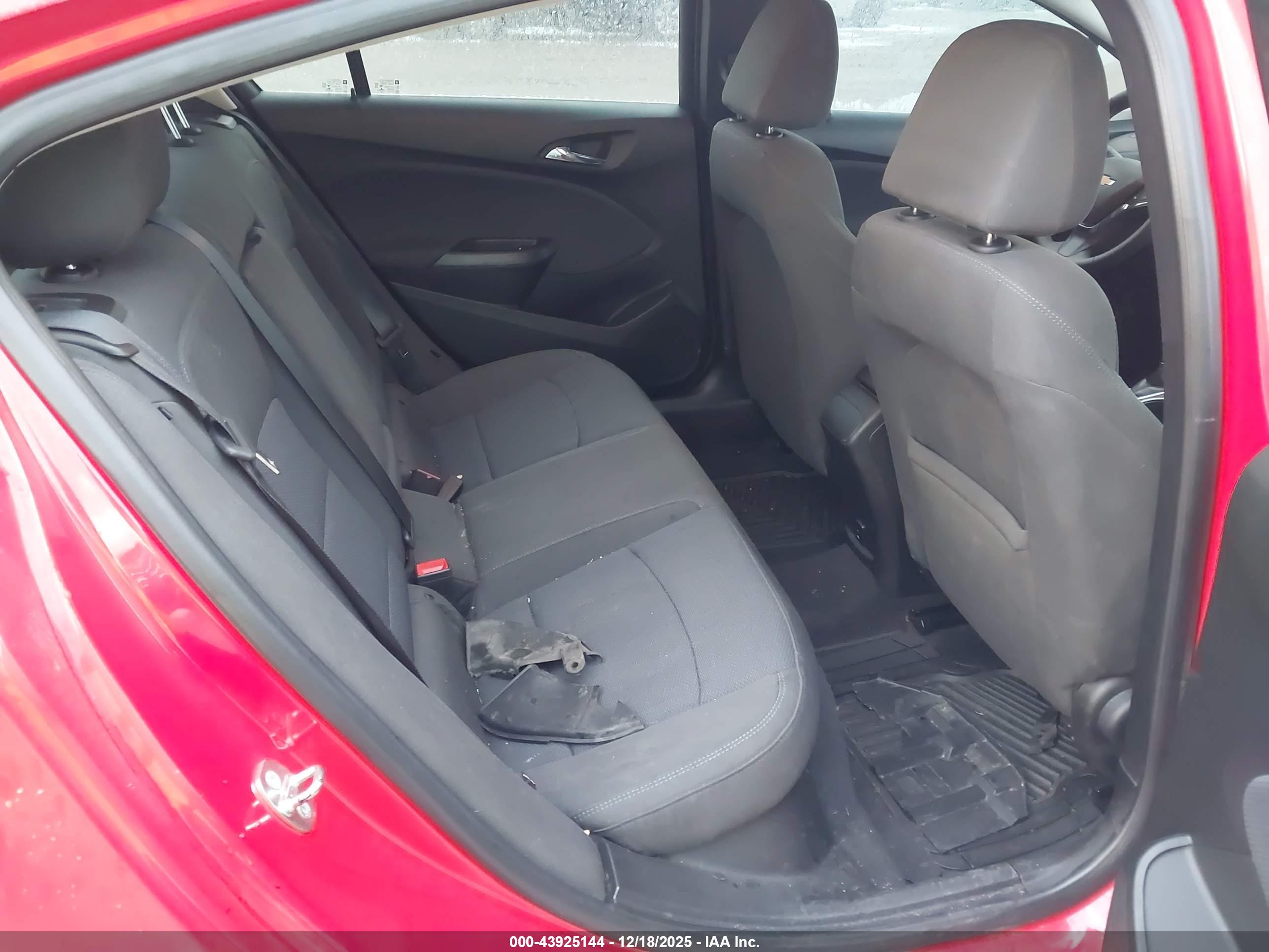 CHEVROLET CRUZE image 8
