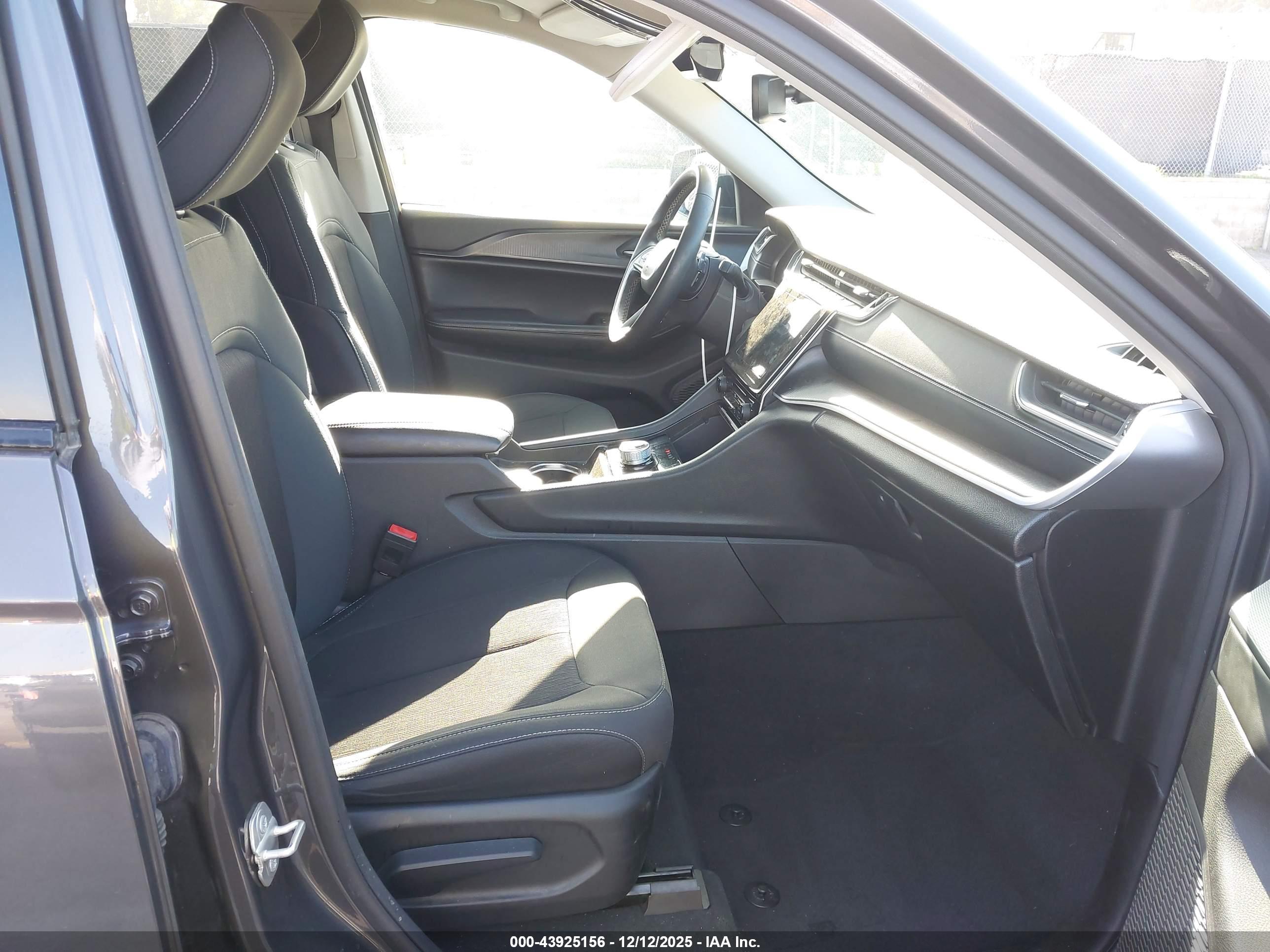JEEP GRAND image 5