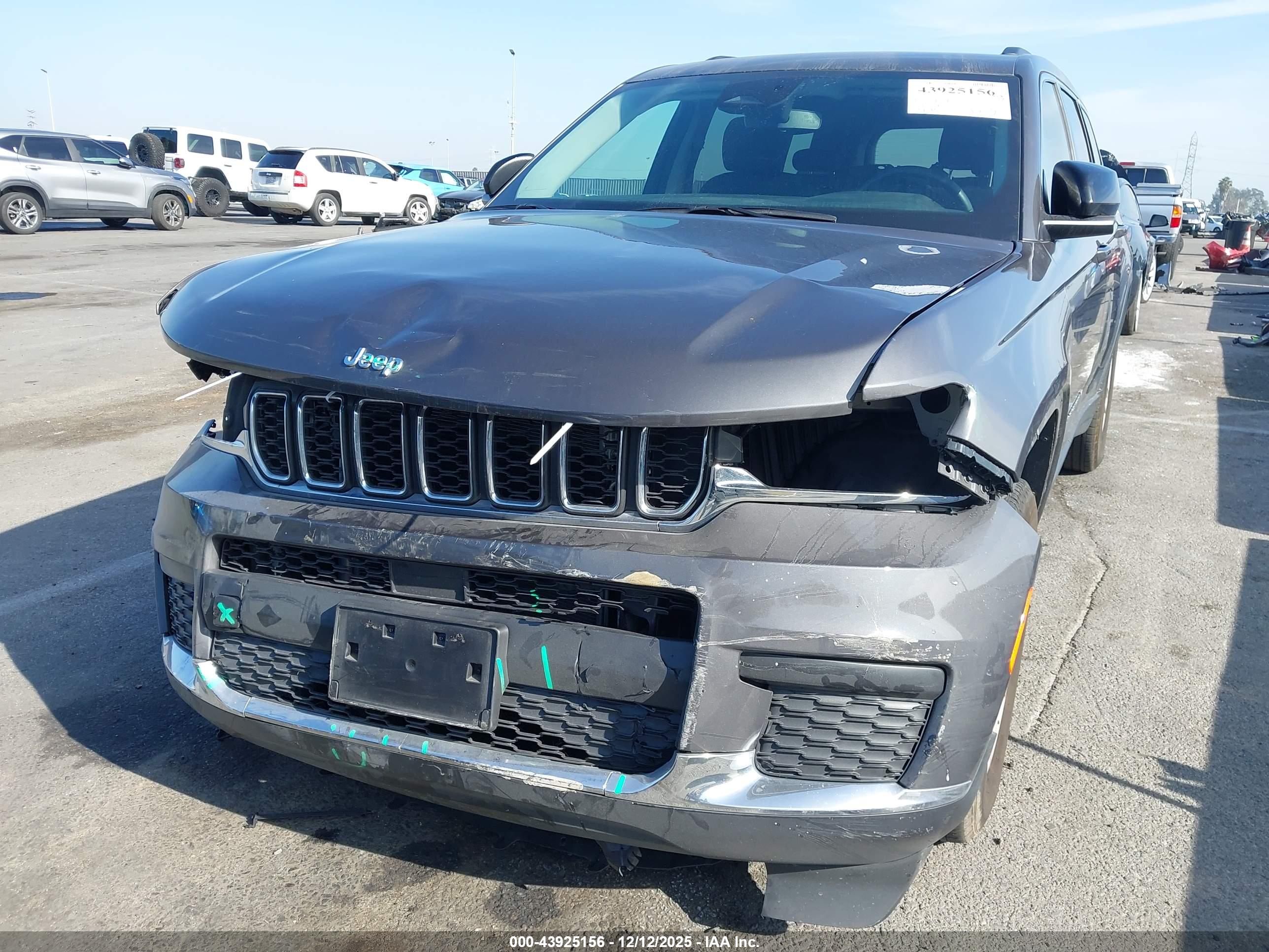 JEEP GRAND image 6