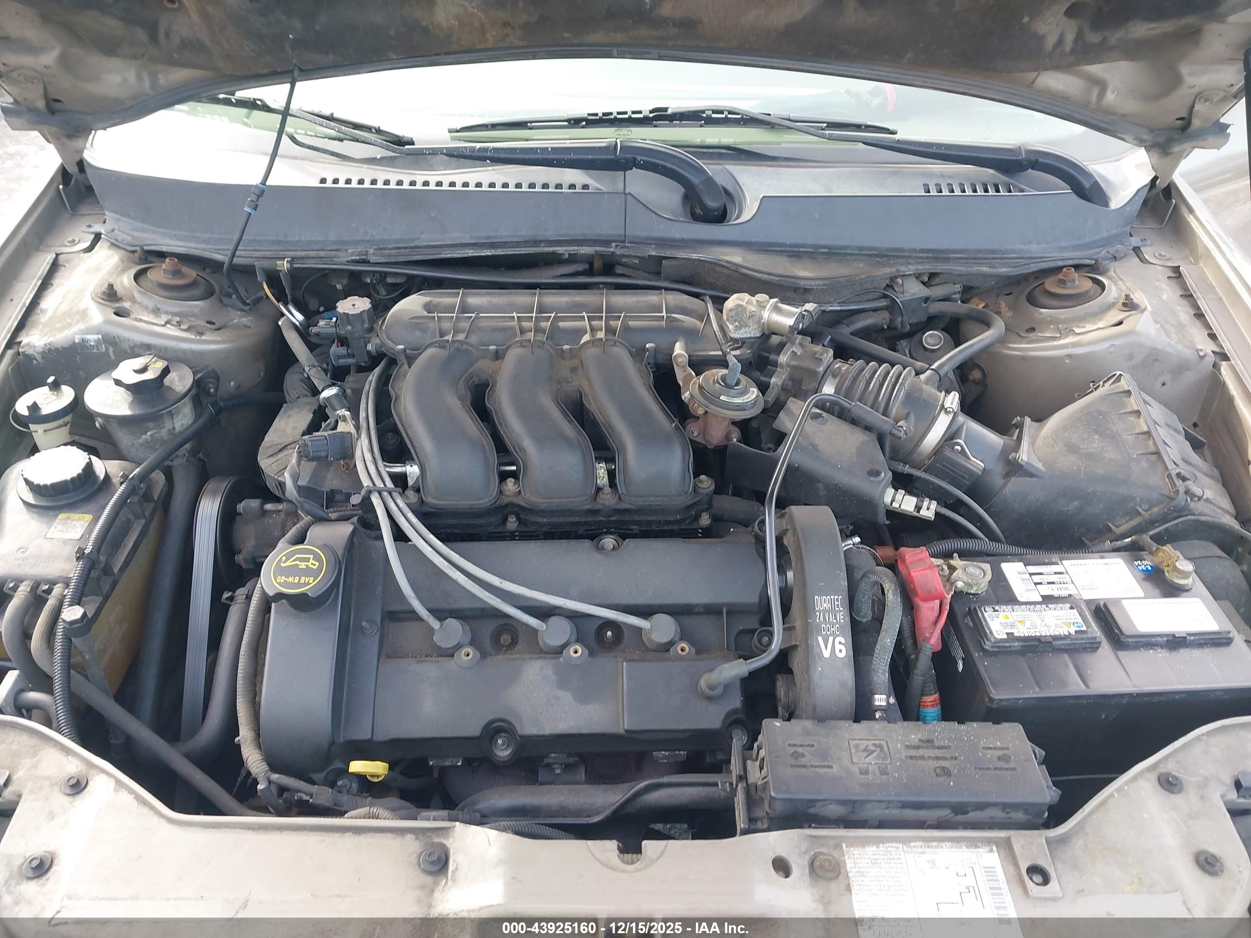 FORD TAURUS image 10