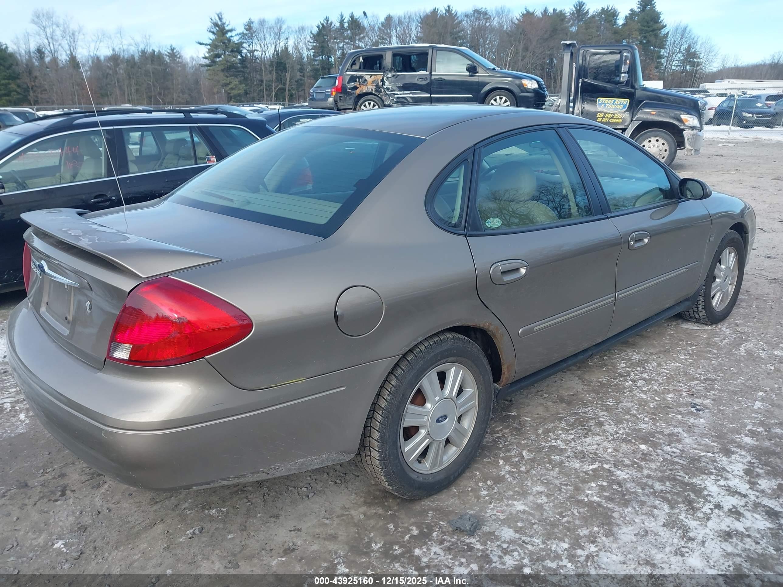 FORD TAURUS image 4