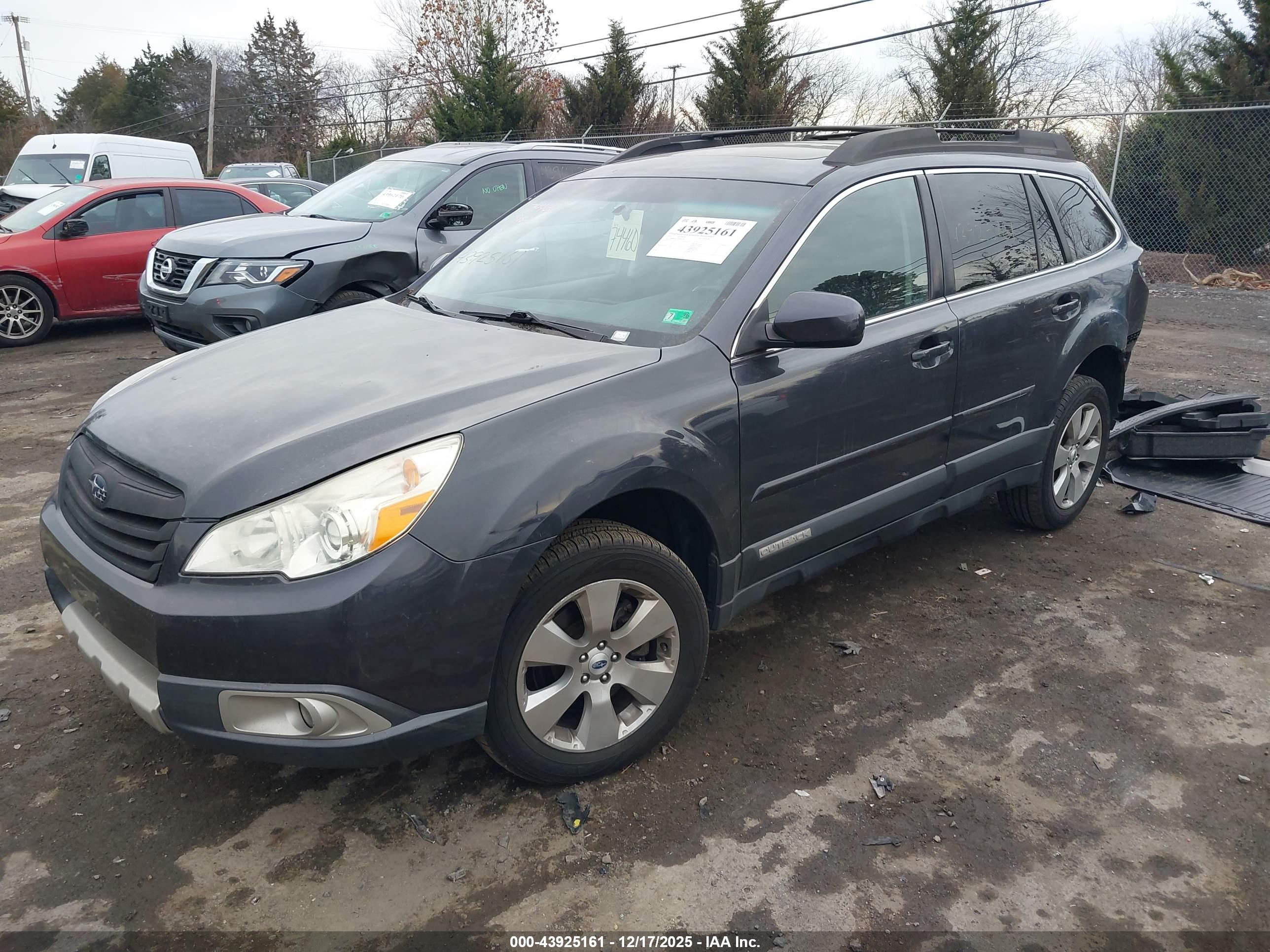 SUBARU OUTBACK image 2