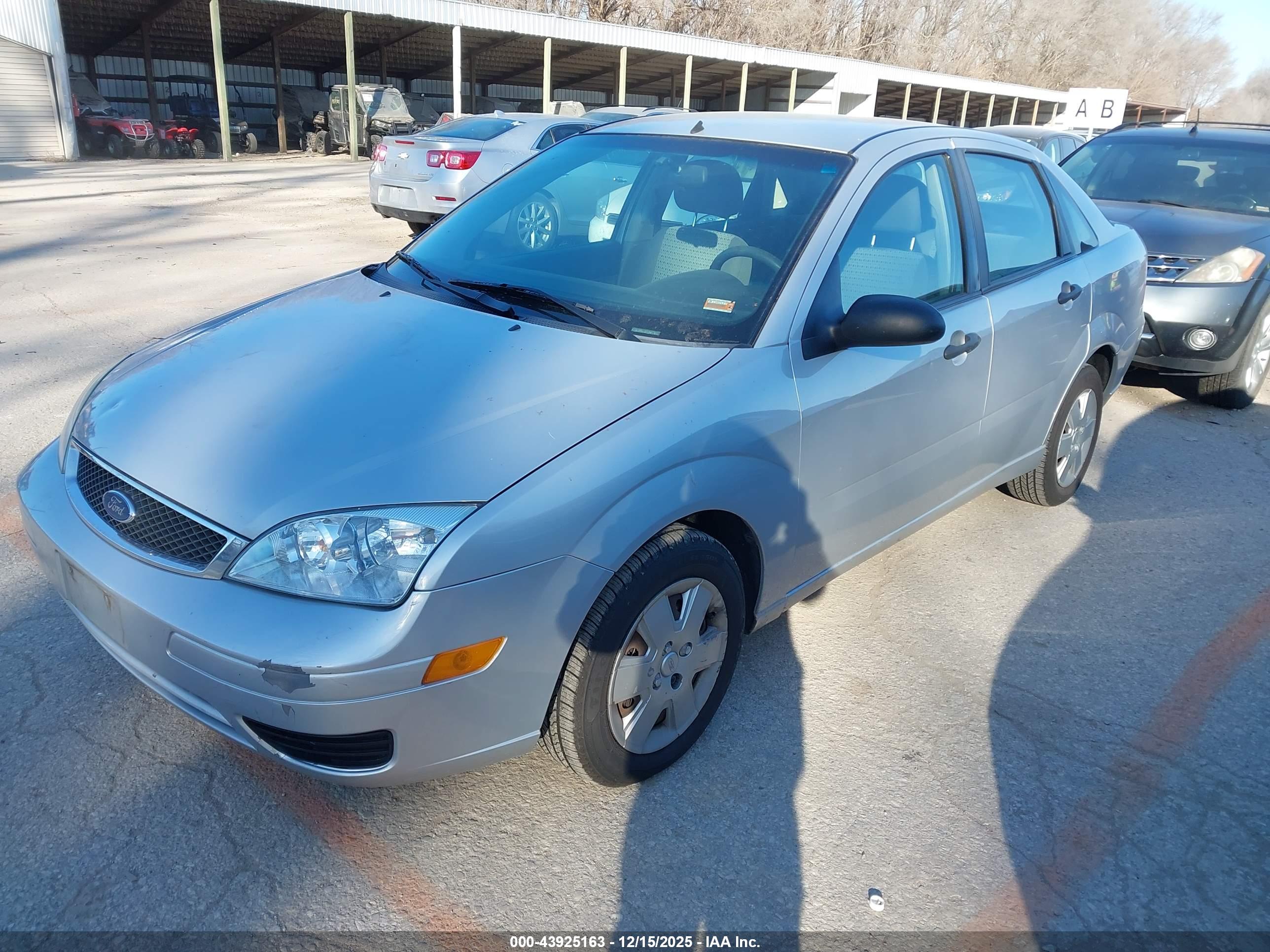 FORD FOCUS image 2