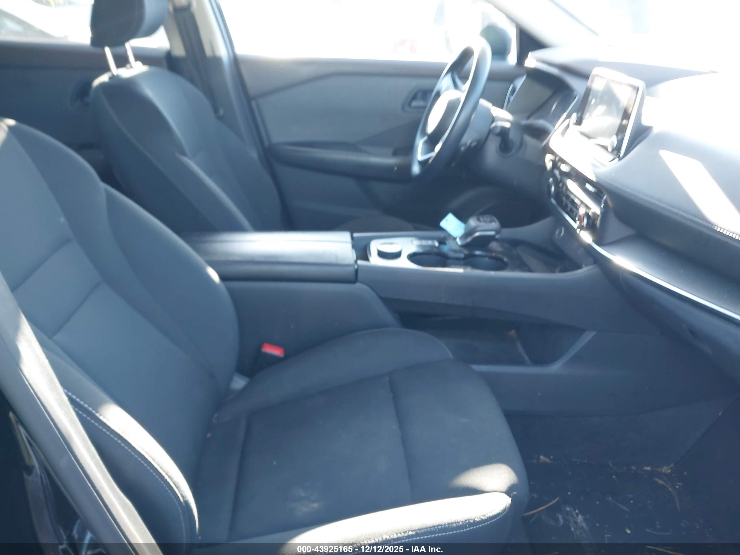 NISSAN ROGUE image 5