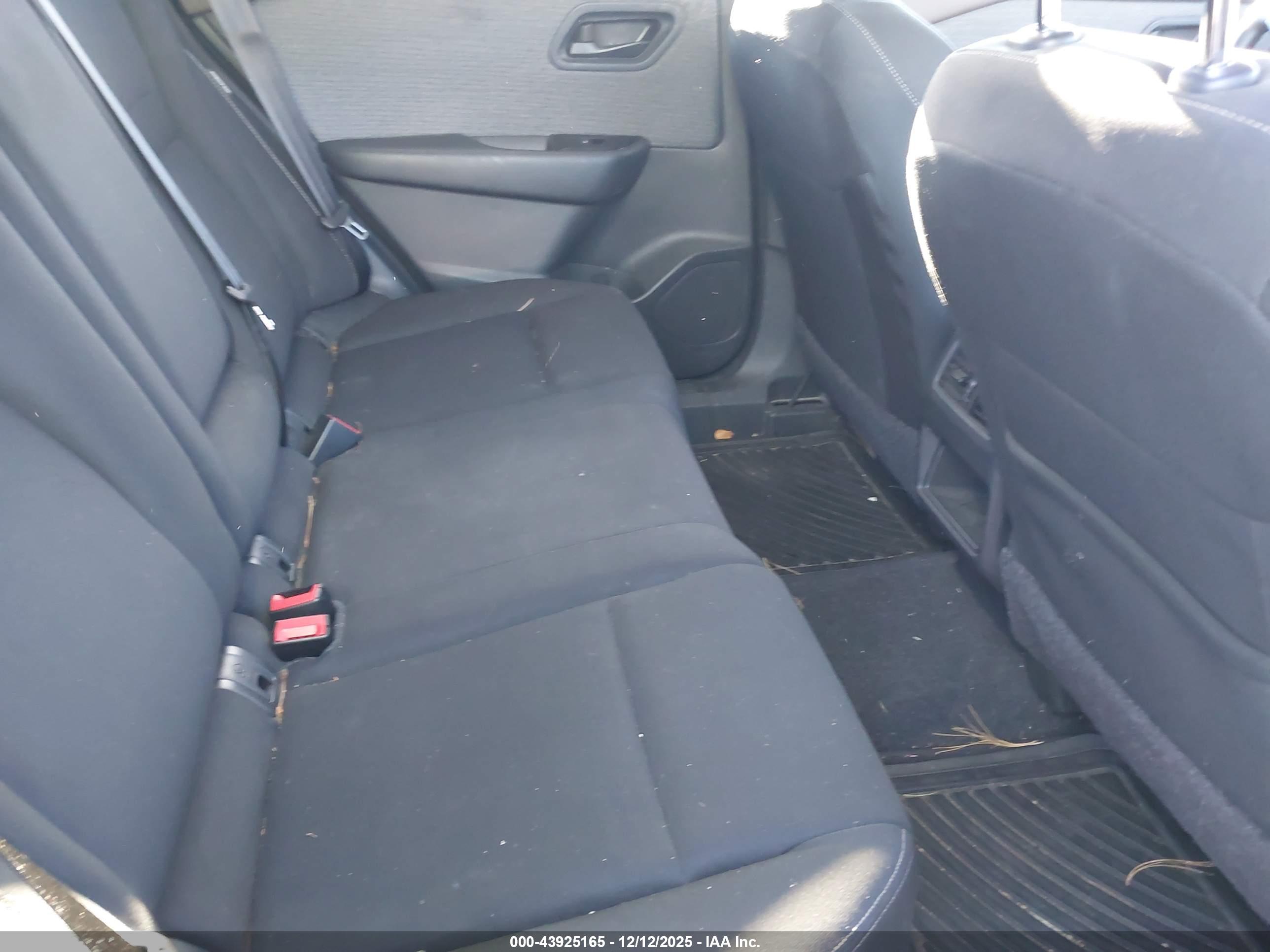 NISSAN ROGUE image 8