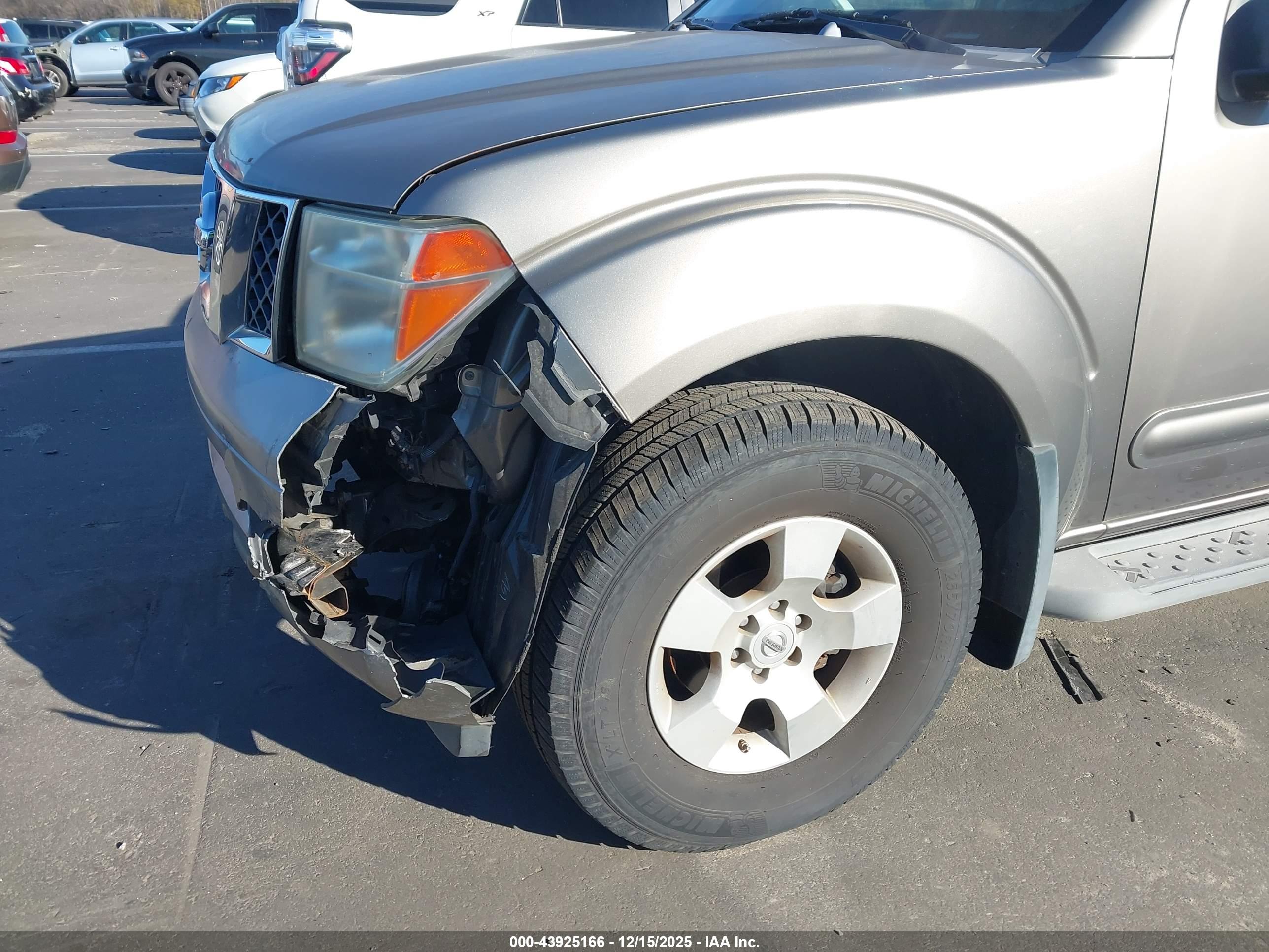 NISSAN PATHFINDER image 6