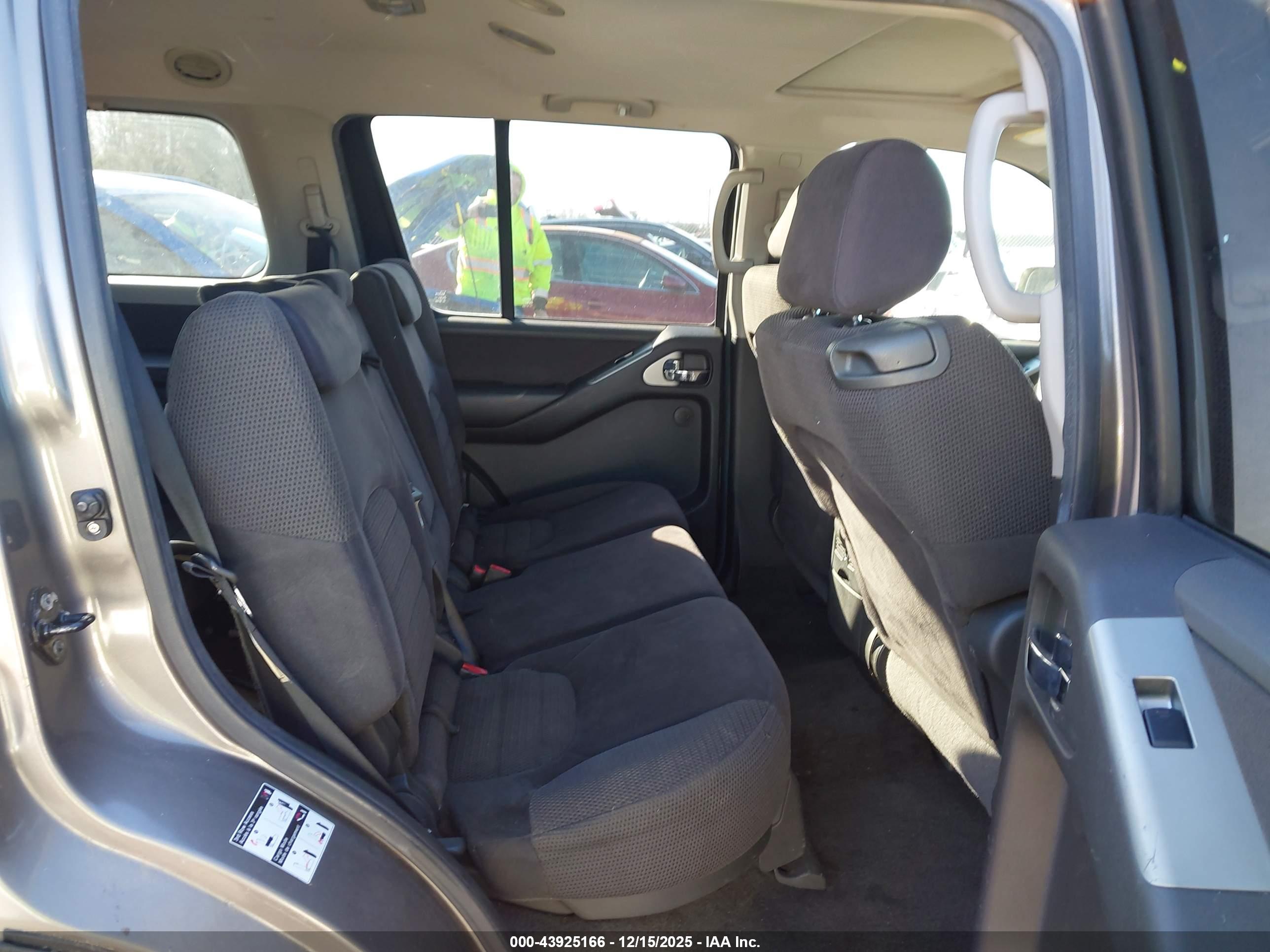NISSAN PATHFINDER image 8