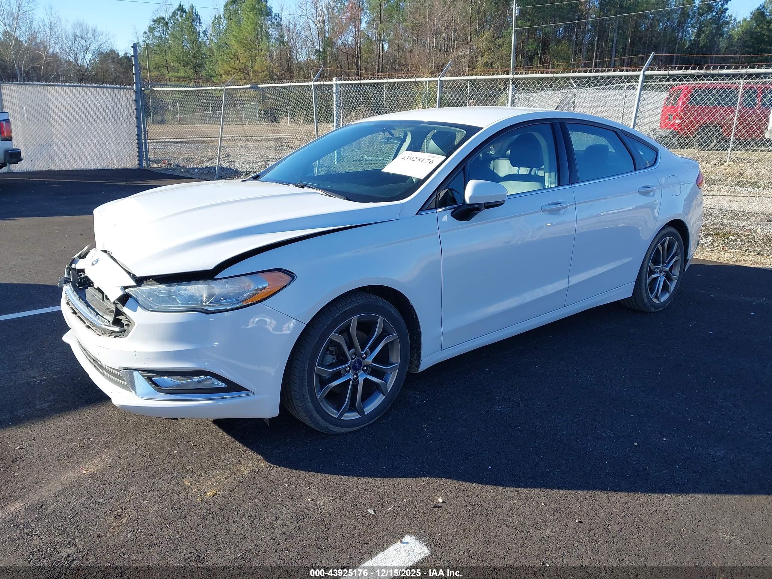 FORD FUSION image 2