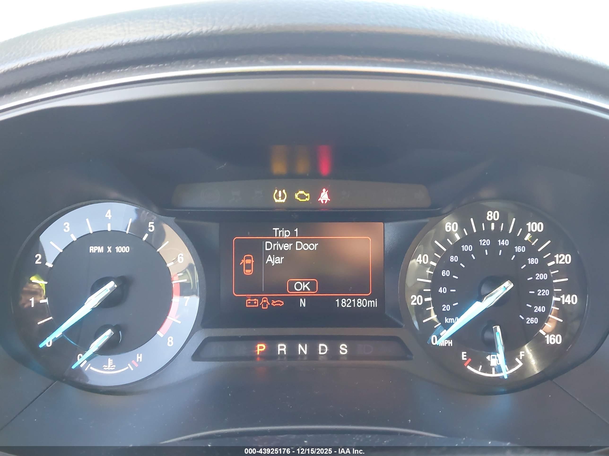 FORD FUSION image 7