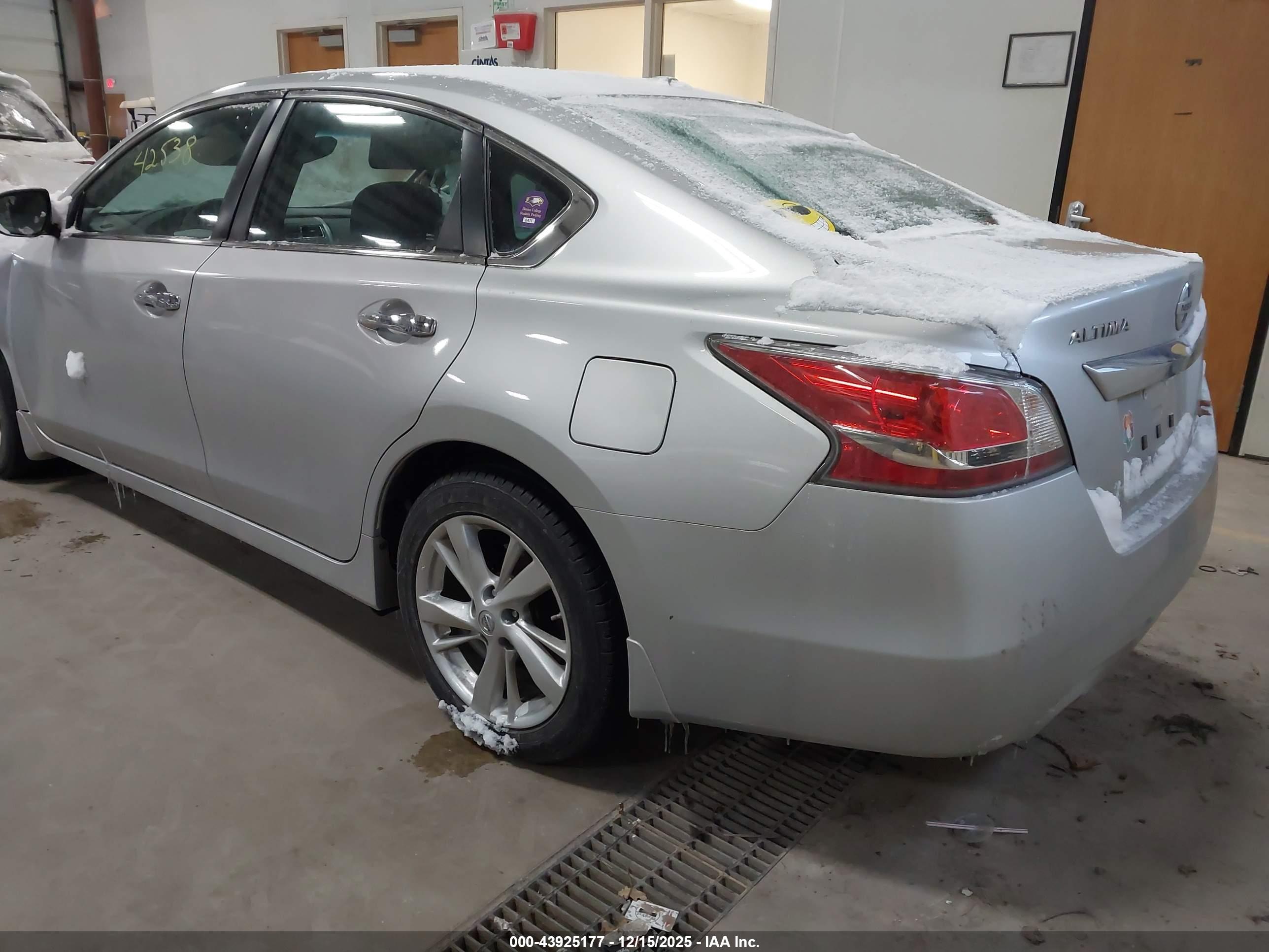 NISSAN ALTIMA image 3