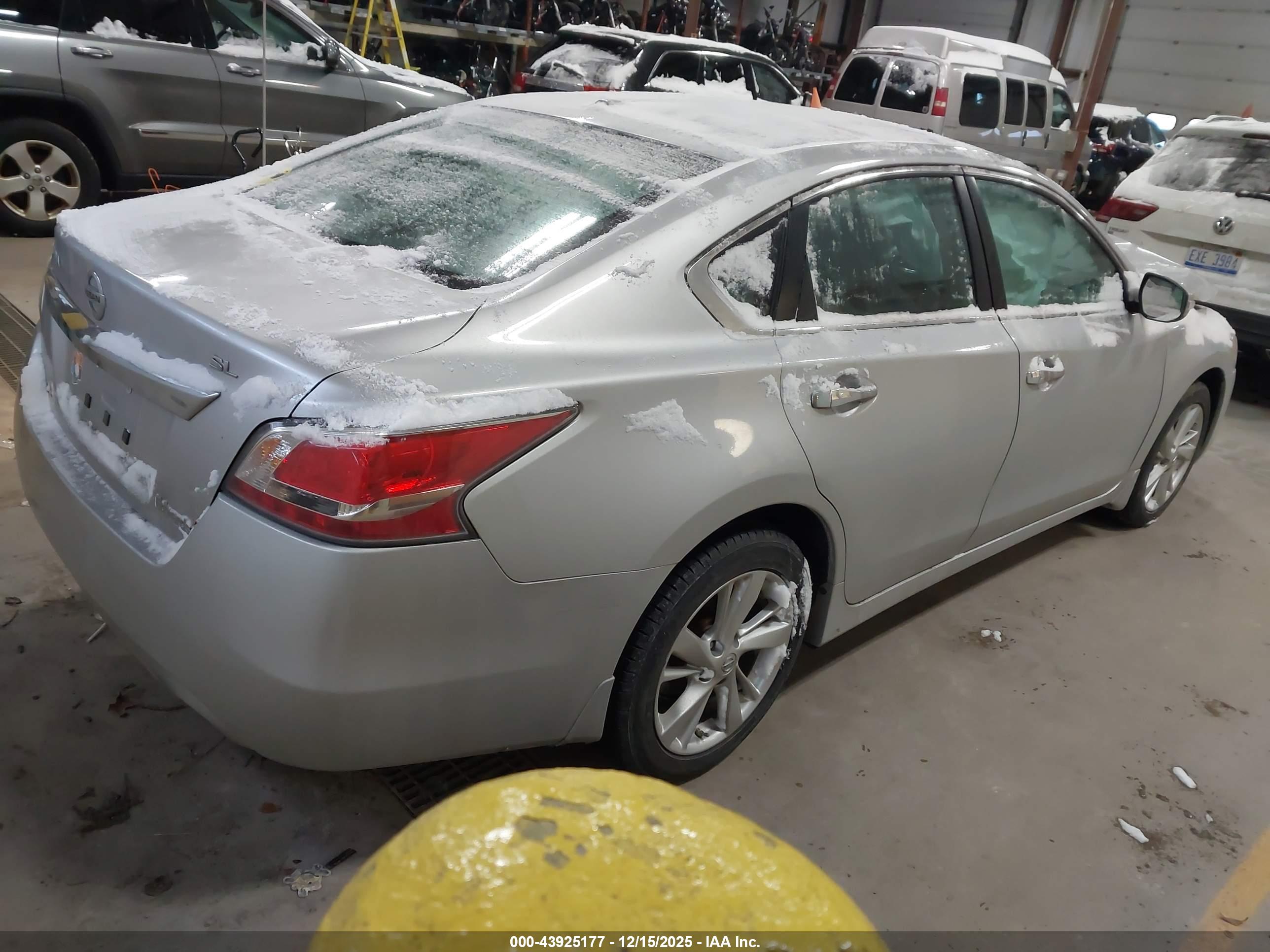 NISSAN ALTIMA image 4