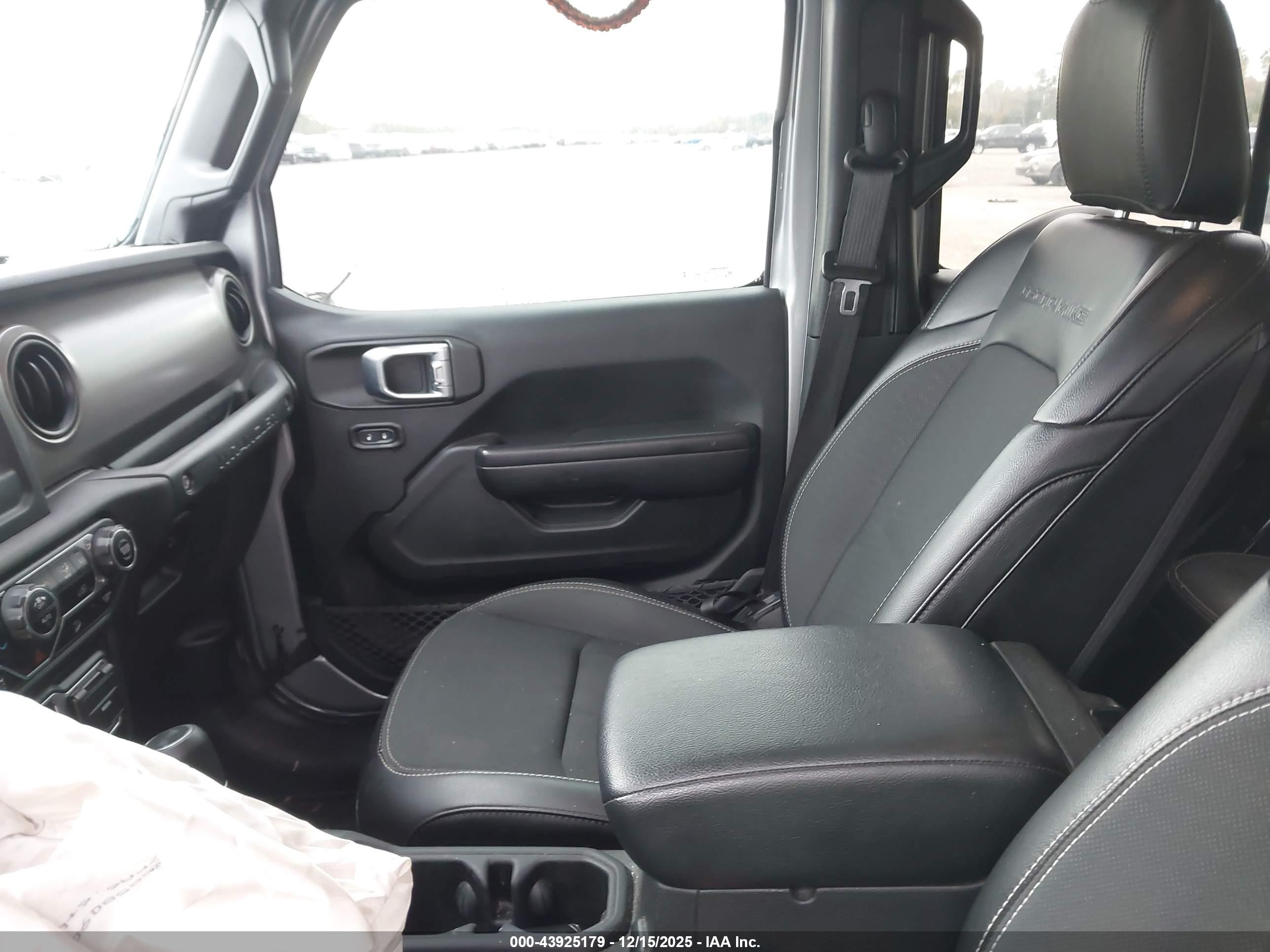 JEEP WRANGLER image 5