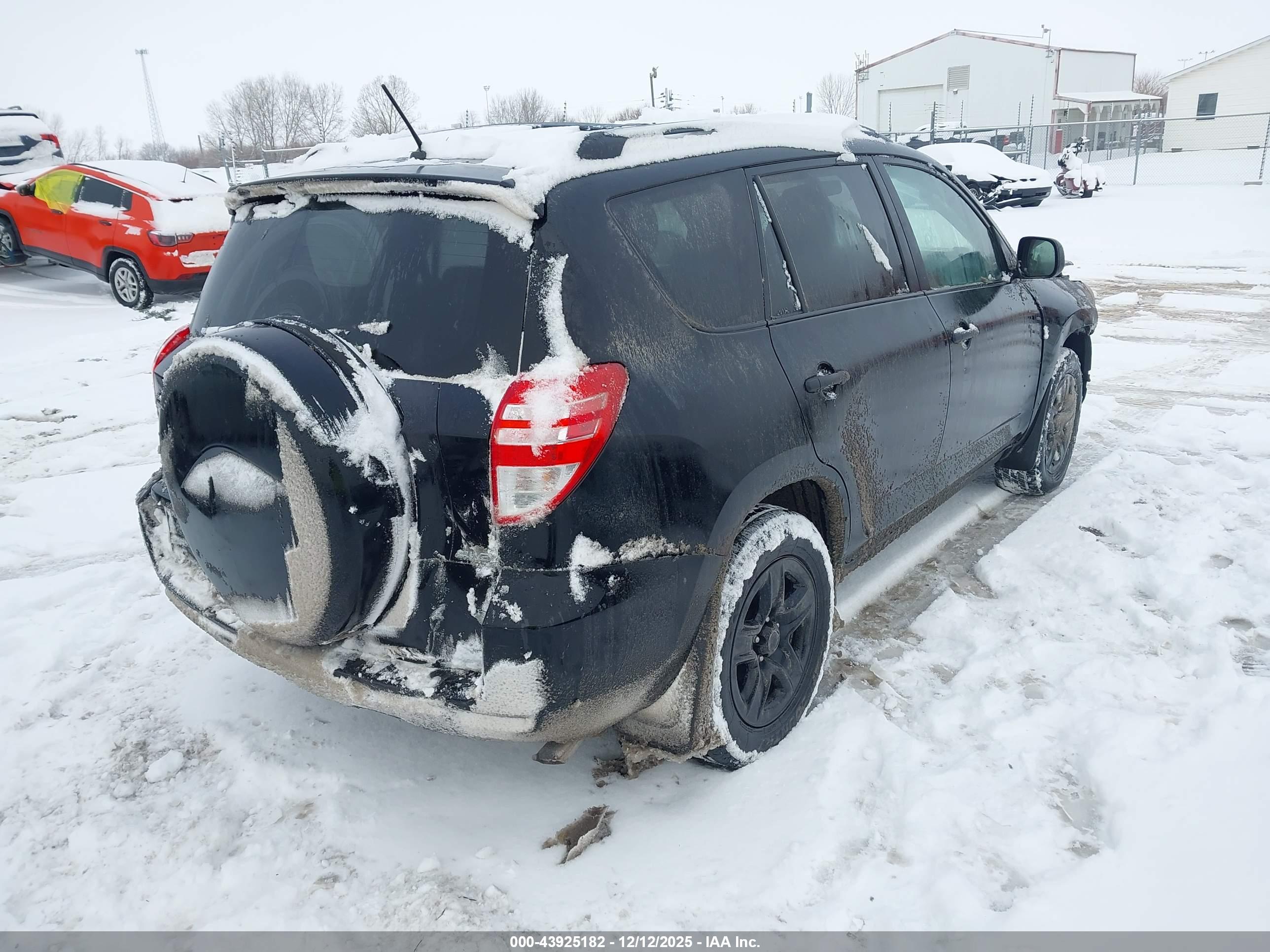 TOYOTA RAV4 image 4
