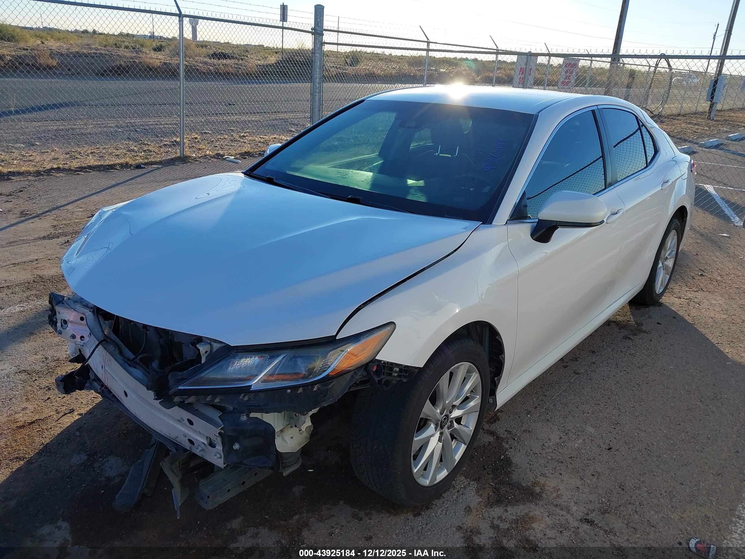 TOYOTA CAMRY image 2