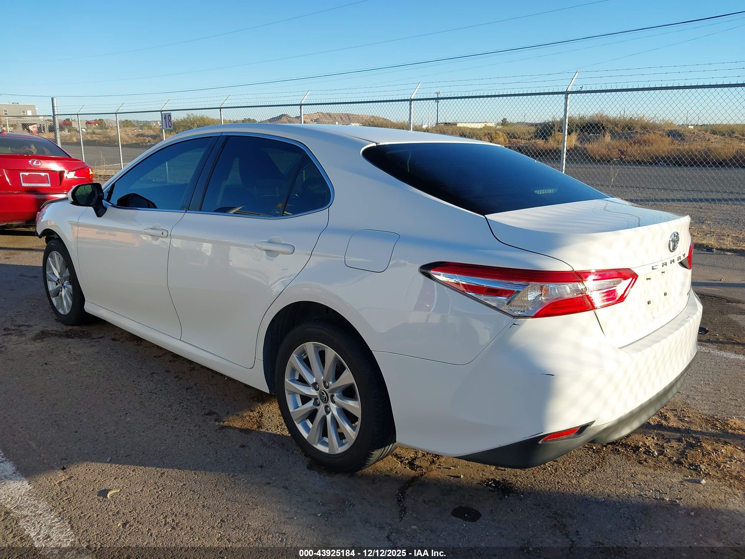 TOYOTA CAMRY image 3
