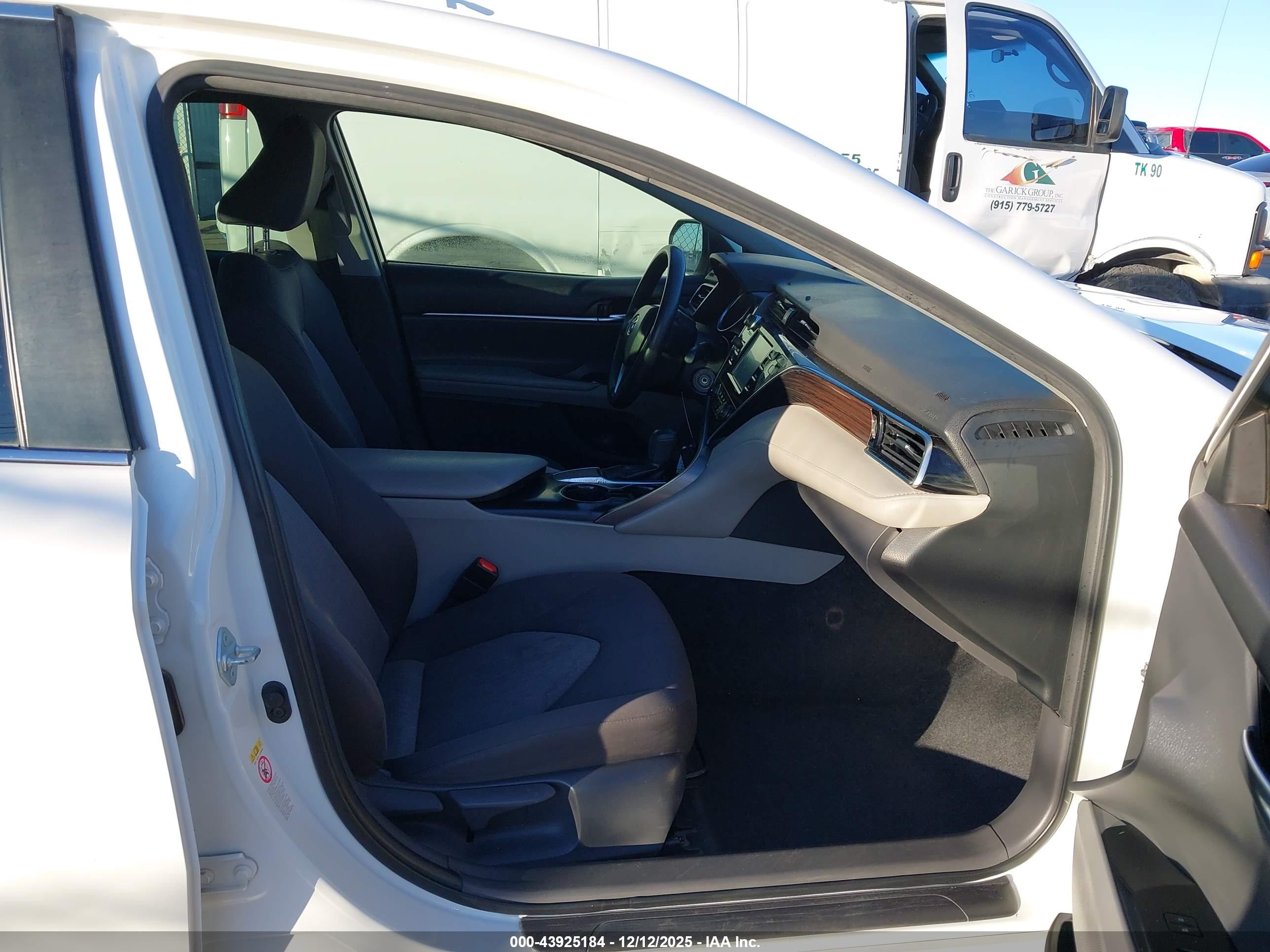 TOYOTA CAMRY image 5