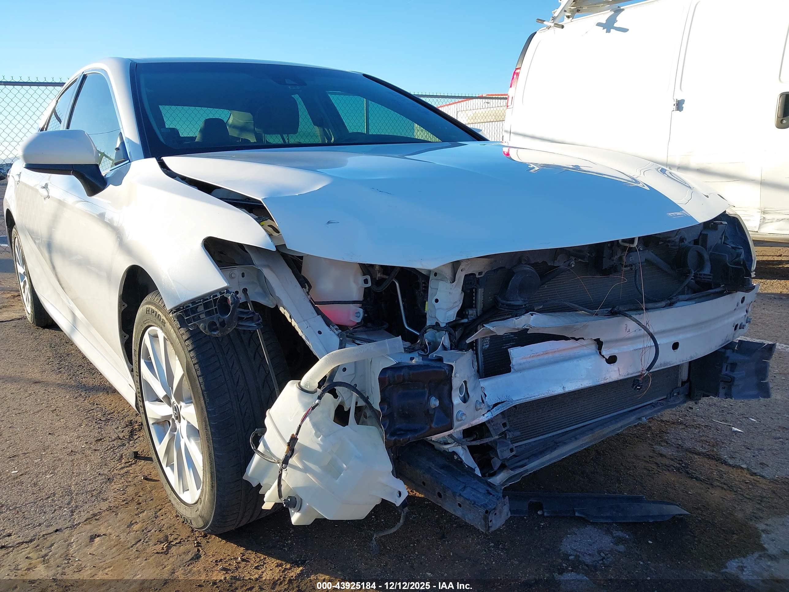 TOYOTA CAMRY image 6