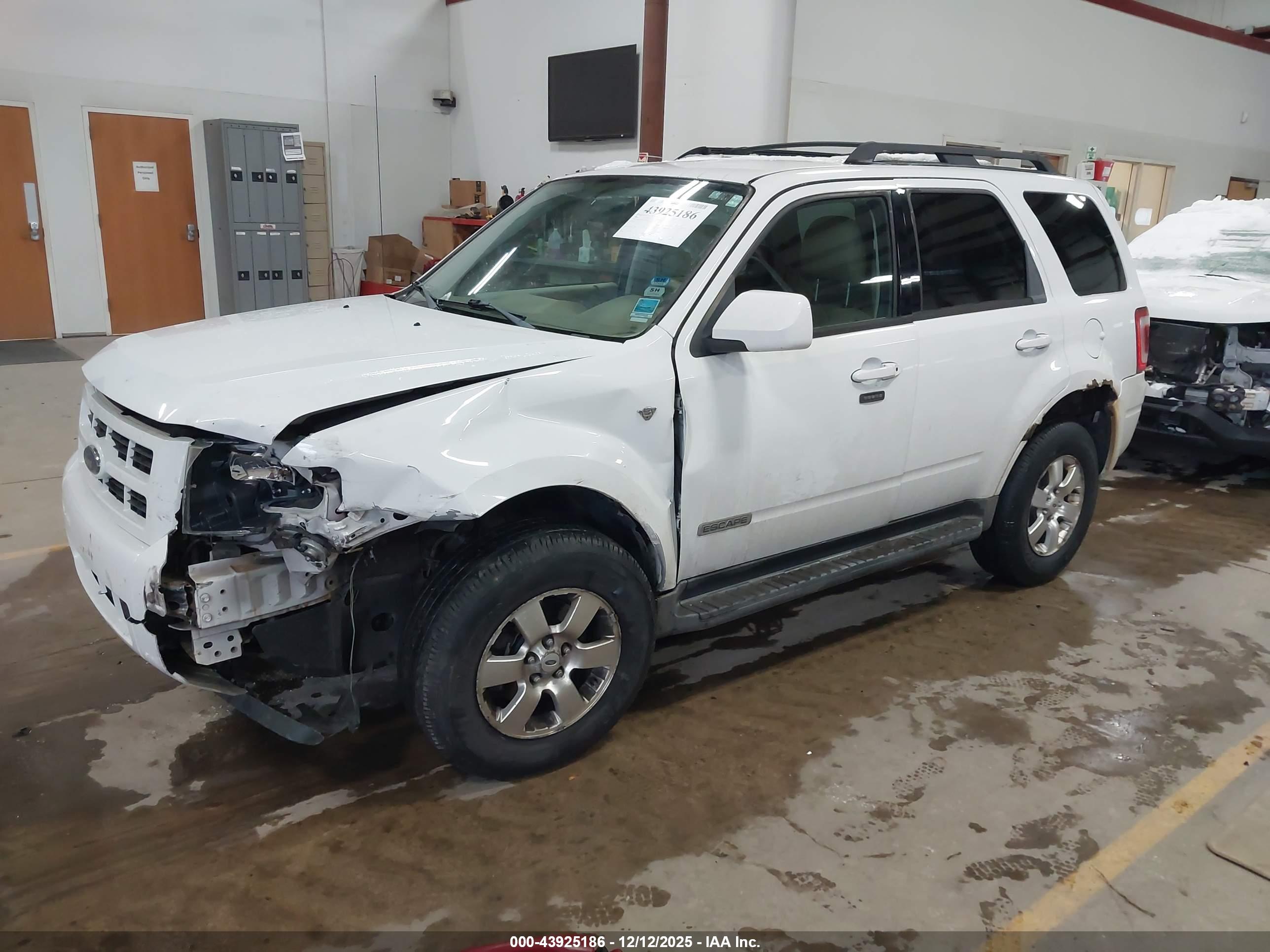 FORD ESCAPE image 2