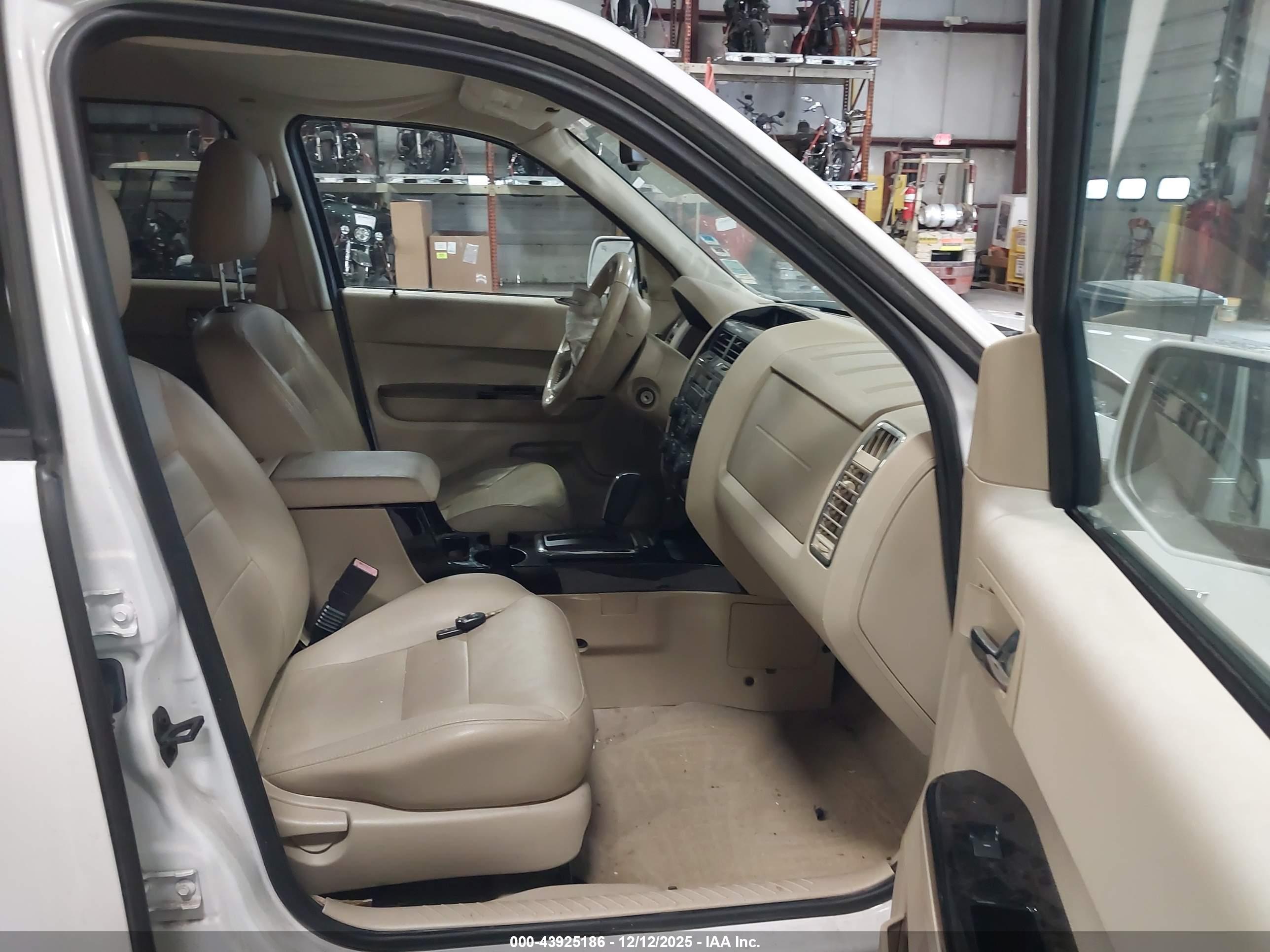 FORD ESCAPE image 5