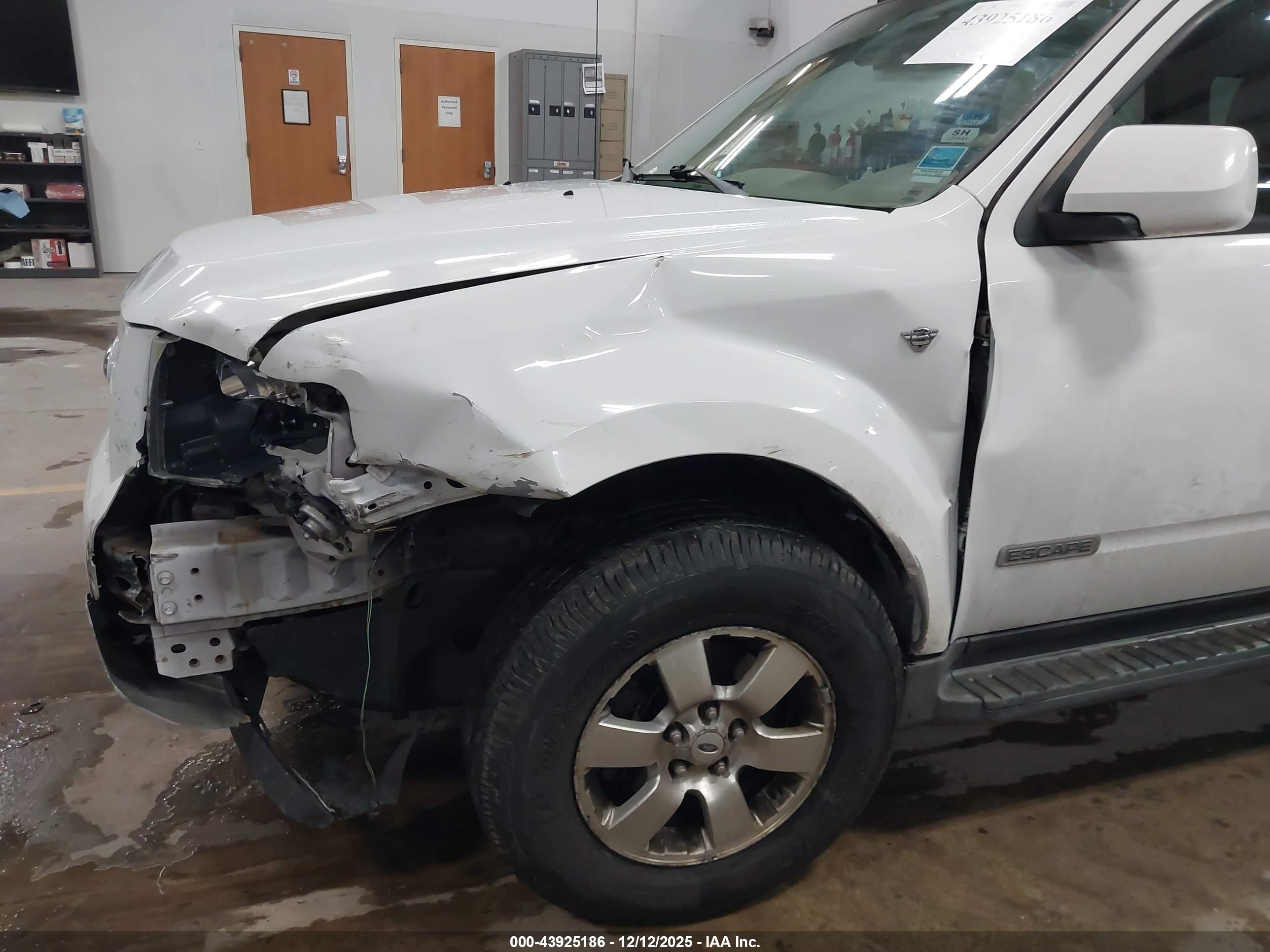 FORD ESCAPE image 6