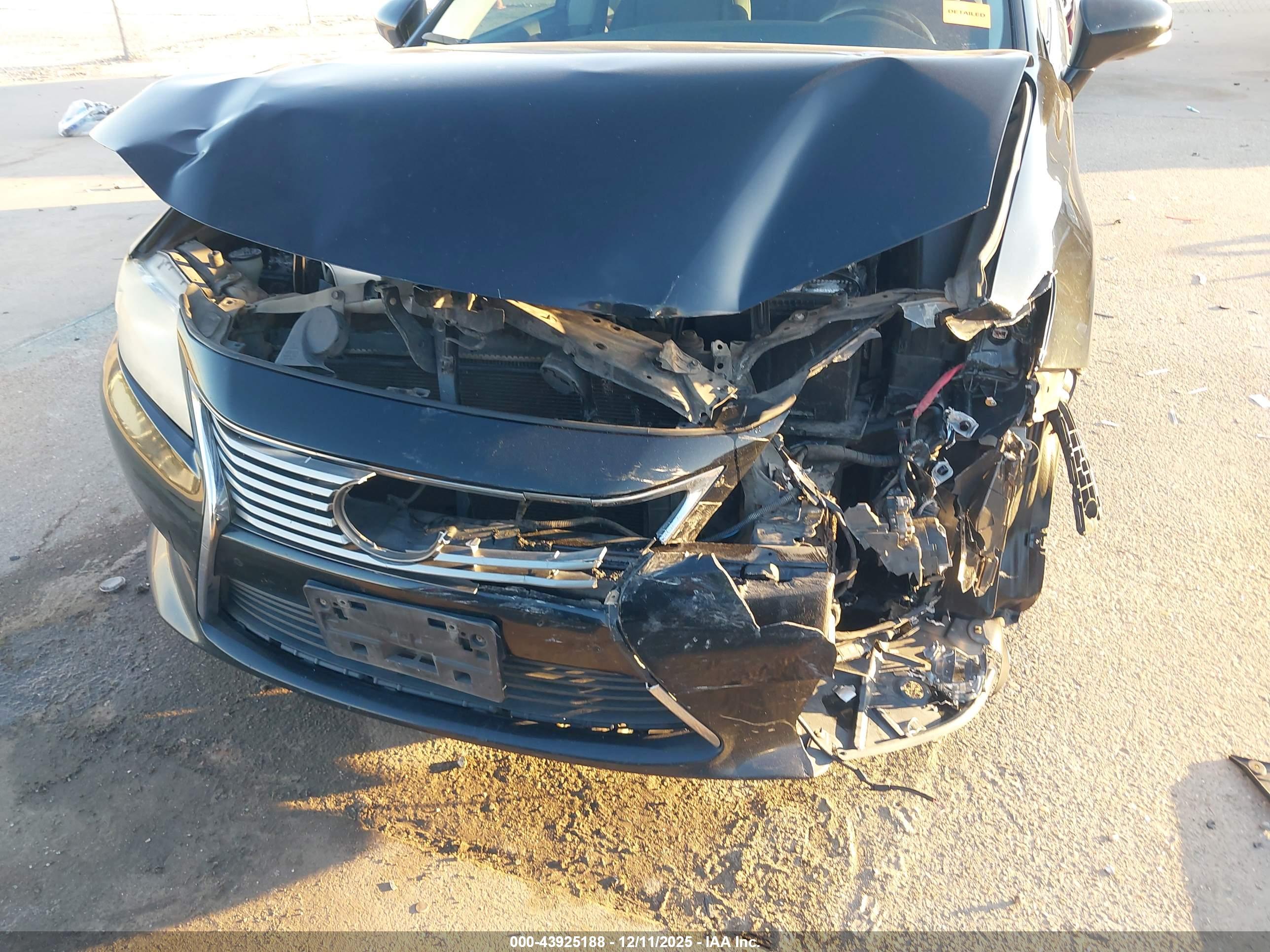 LEXUS ES image 6