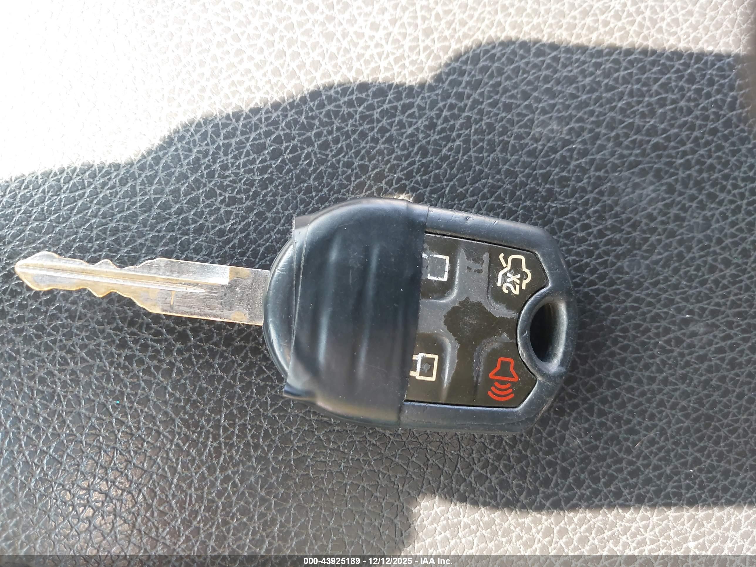 FORD EXPEDITION image 11