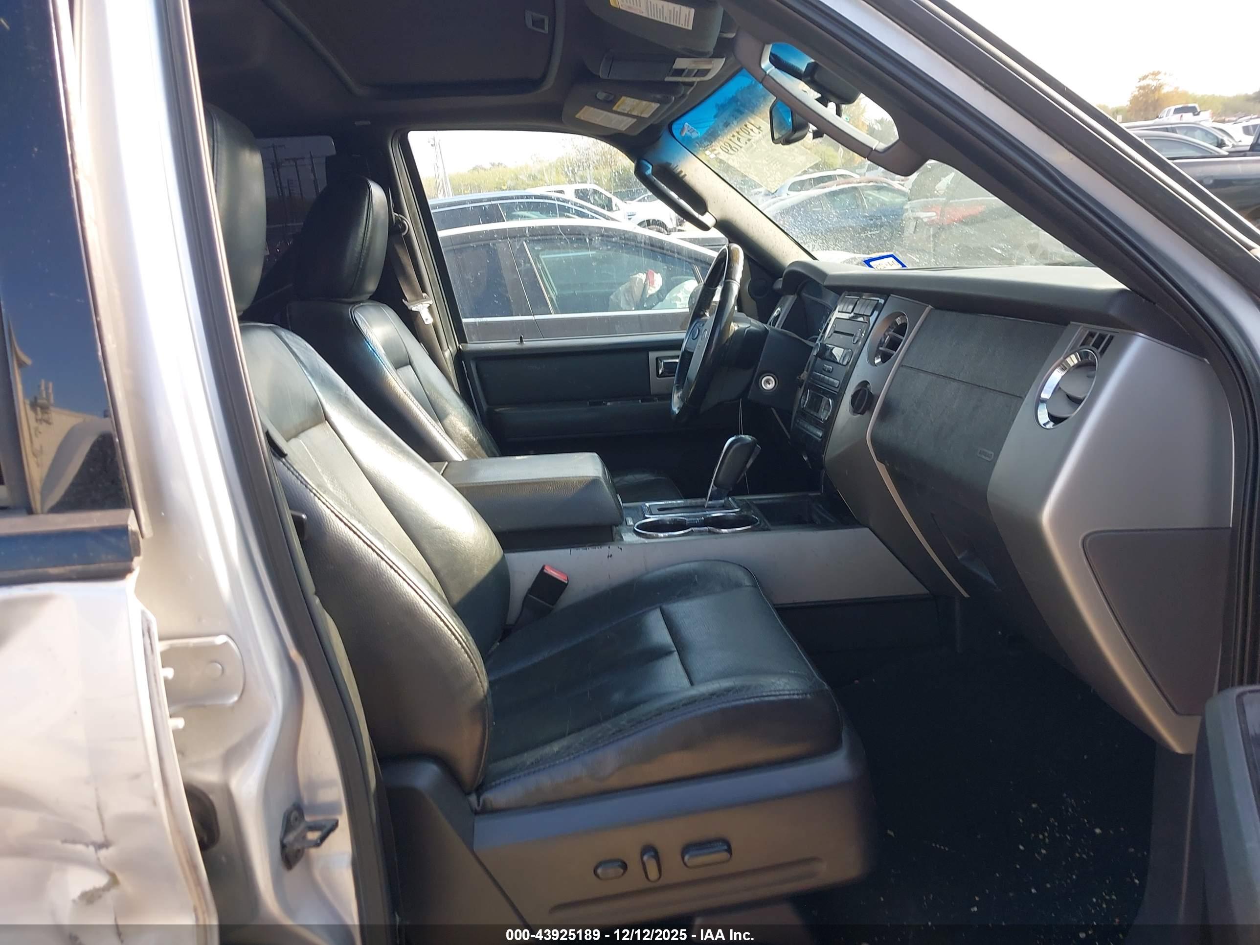 FORD EXPEDITION image 5
