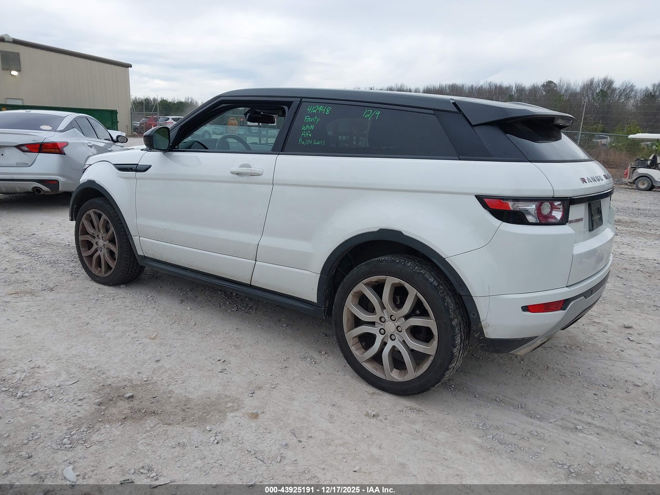 LAND ROVER image 3