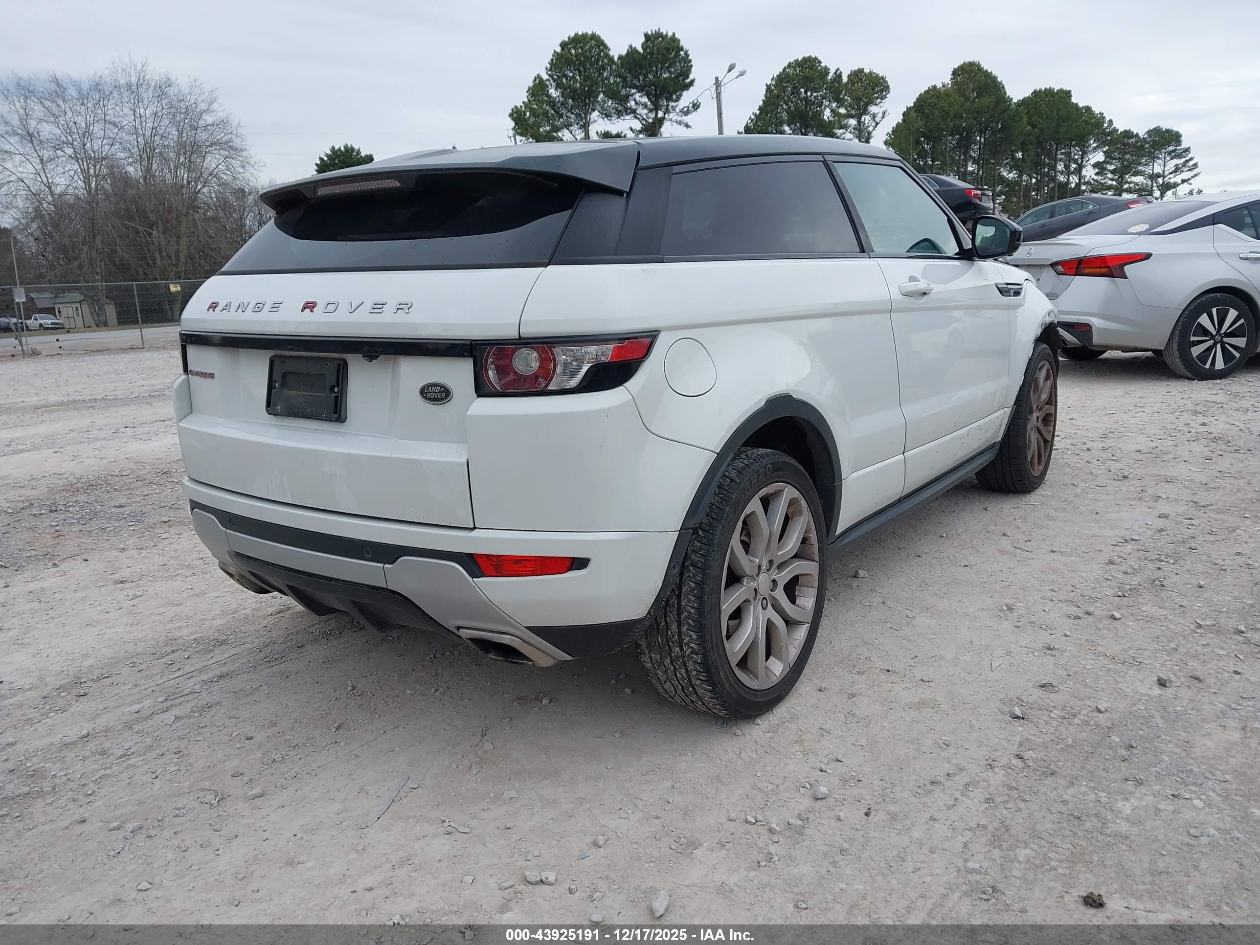 LAND ROVER image 4