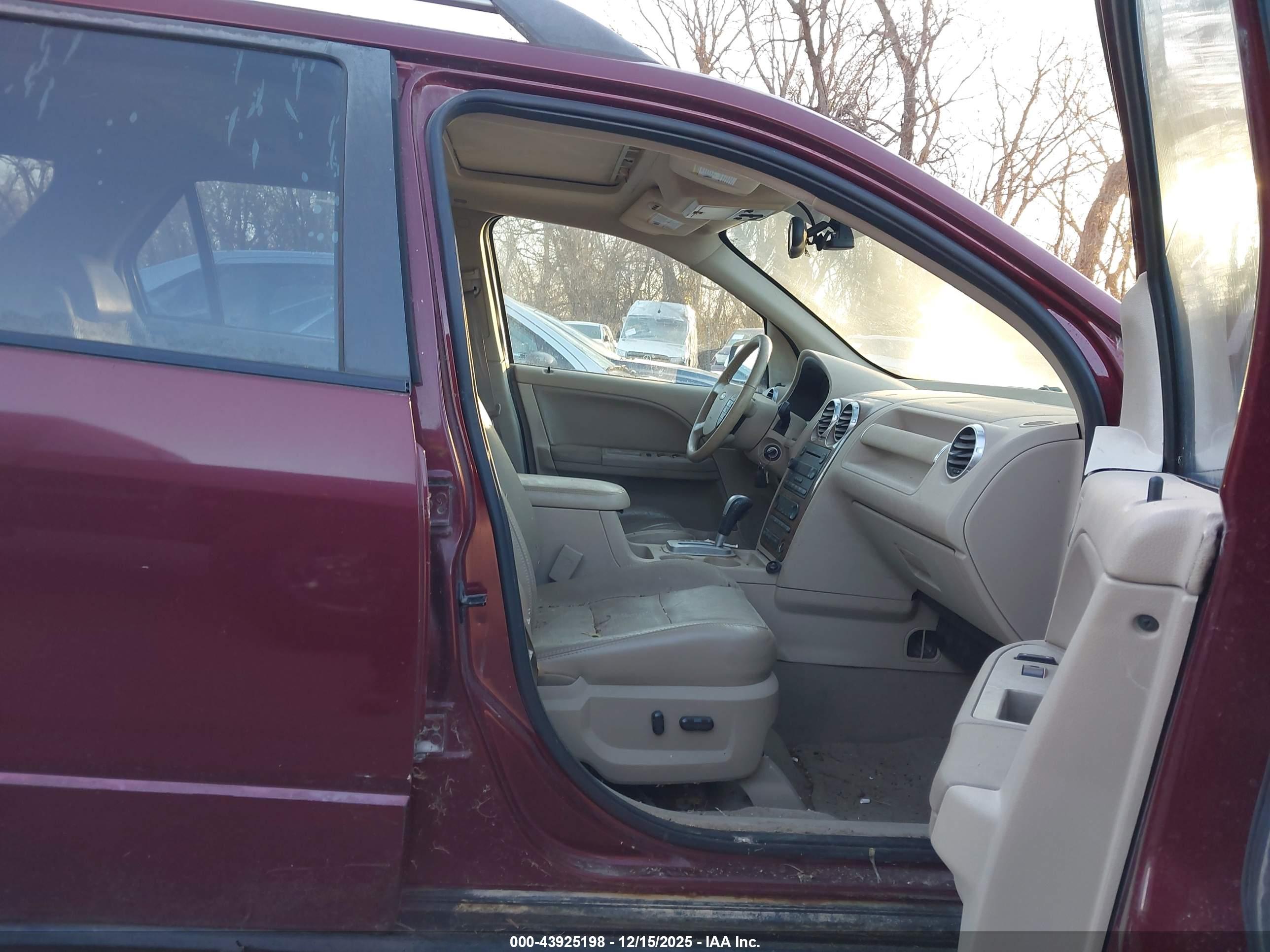 FORD FREESTYLE image 5