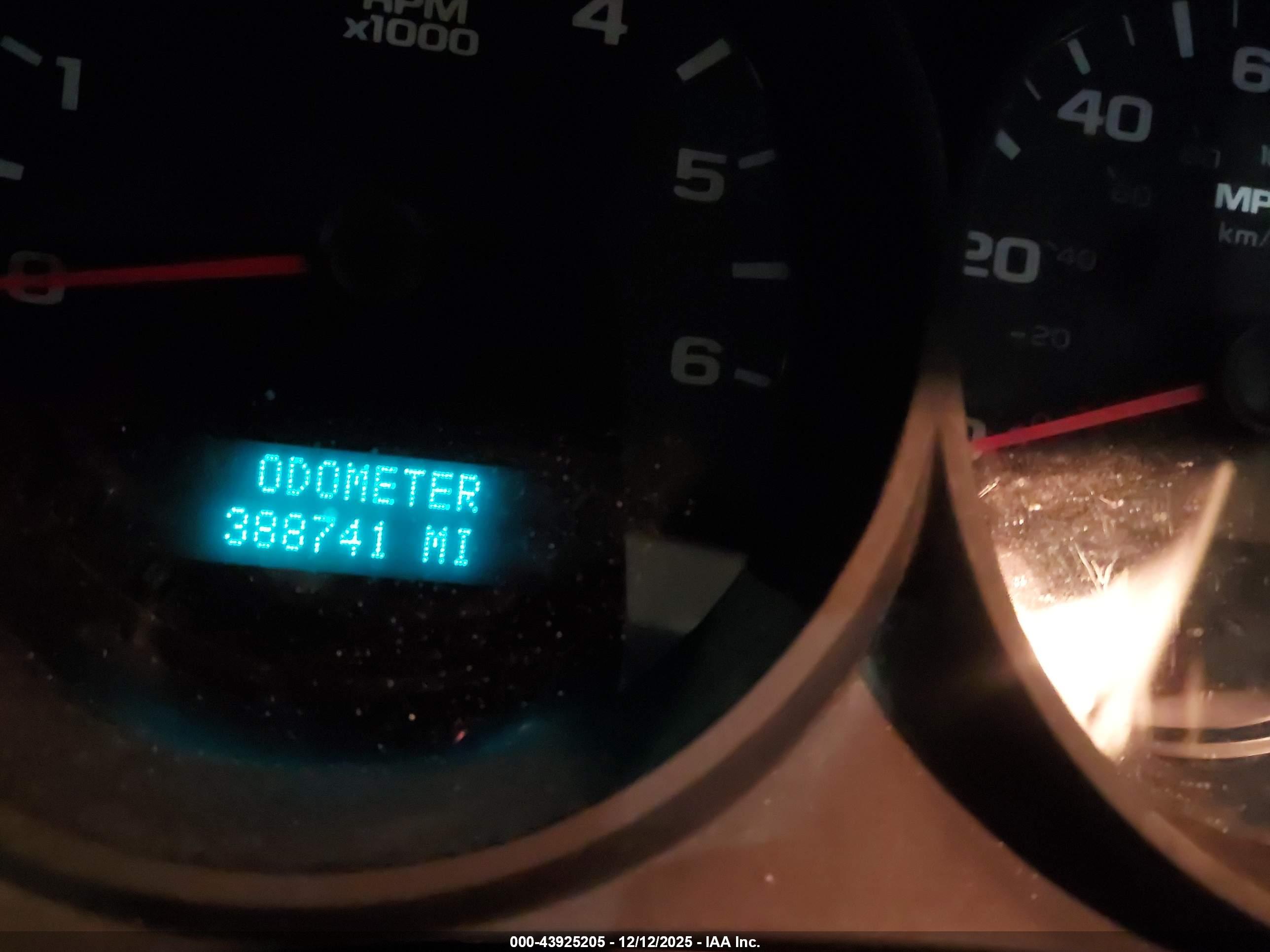 CHEVROLET SILVERADO image 7