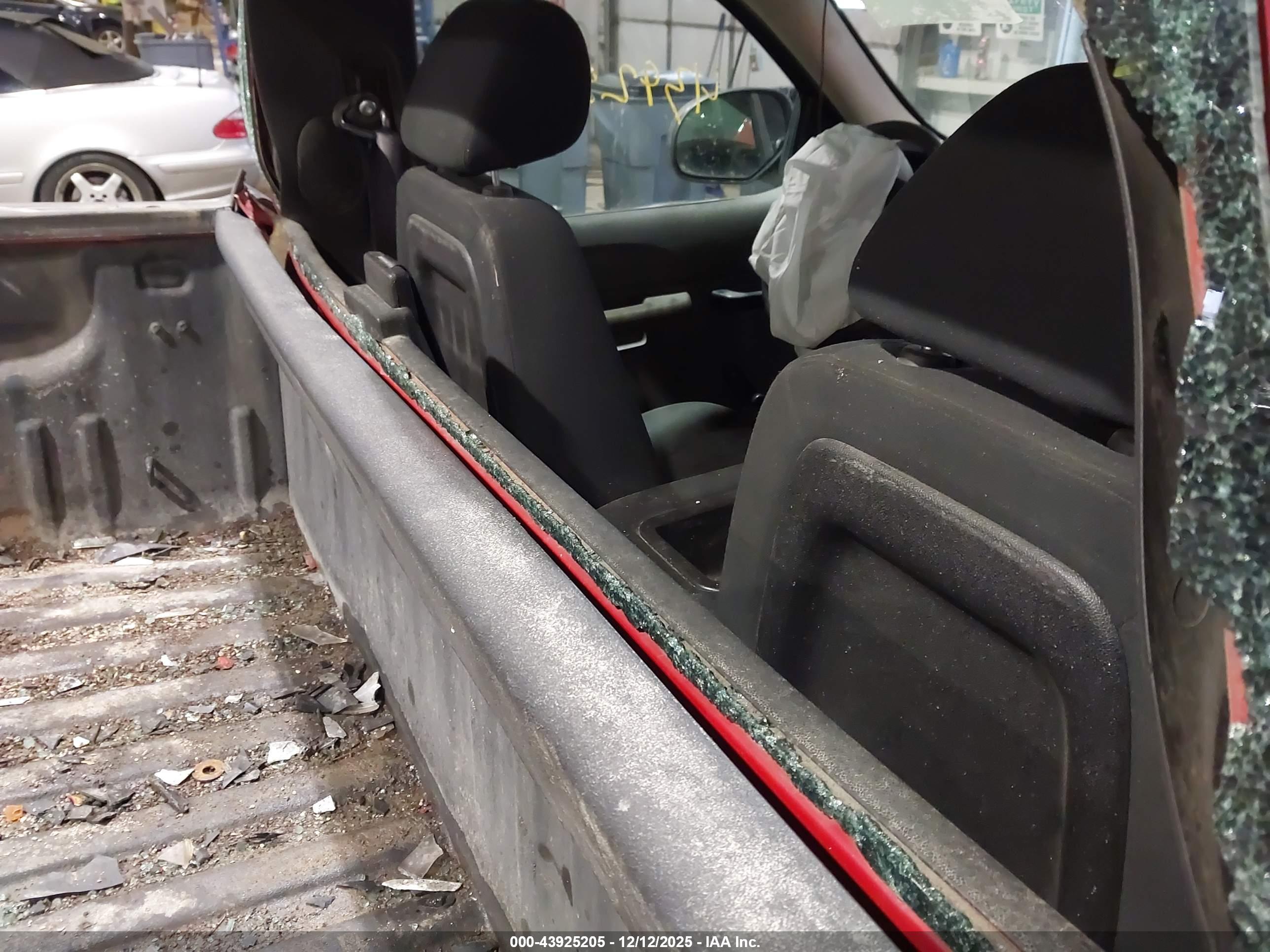 CHEVROLET SILVERADO image 8