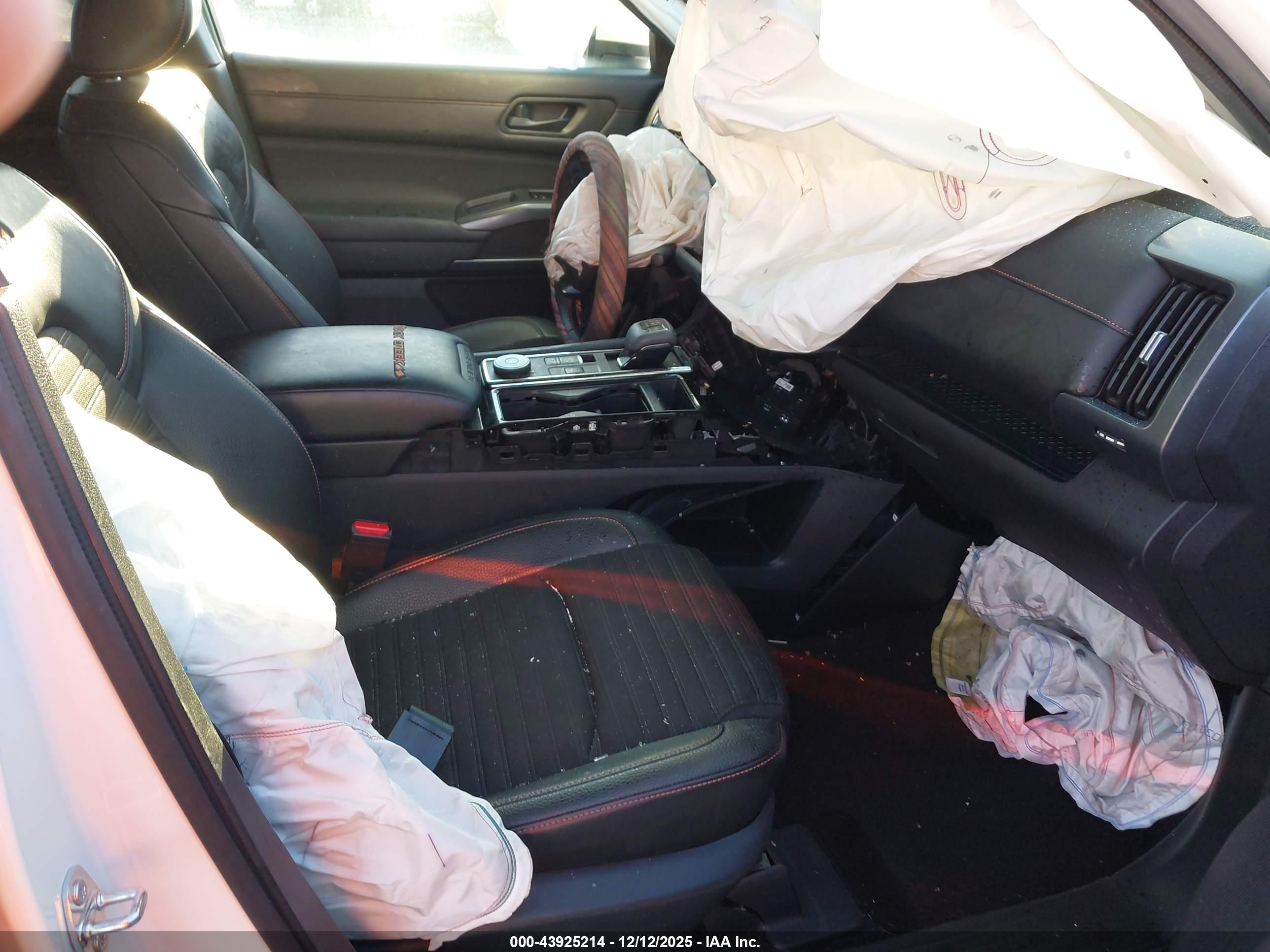 NISSAN PATHFINDER image 5
