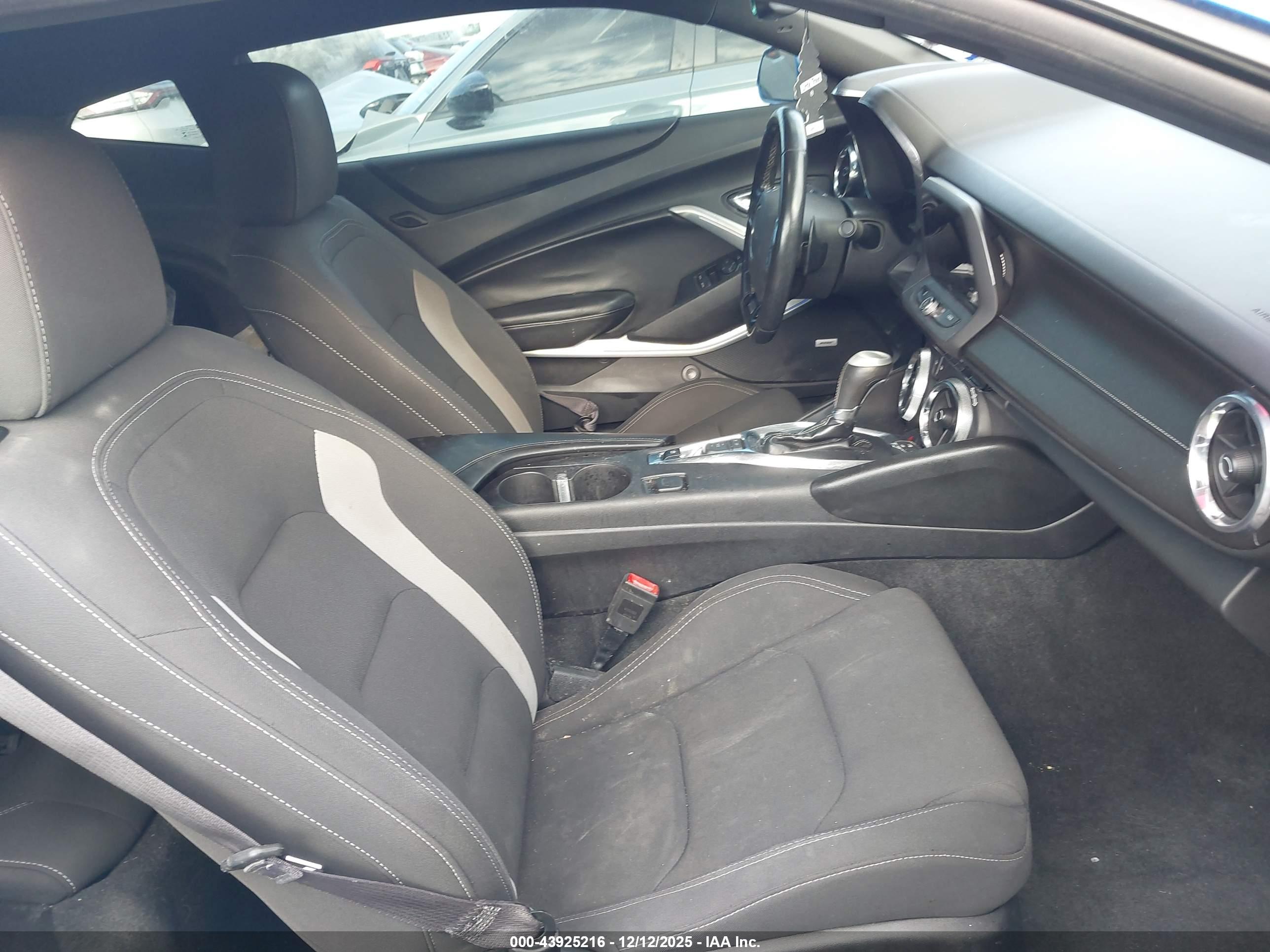 CHEVROLET CAMARO image 5
