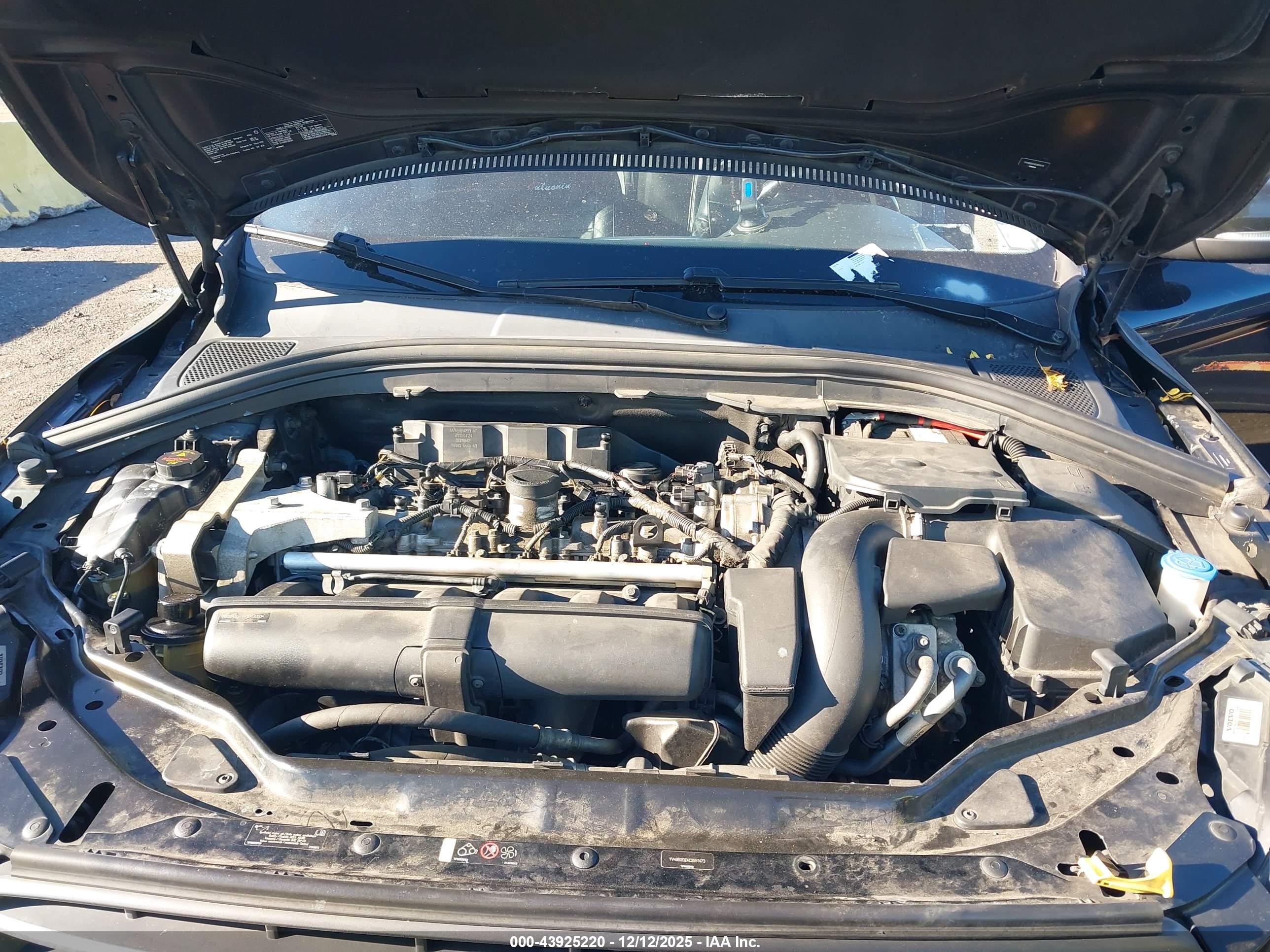 VOLVO XC60 image 10