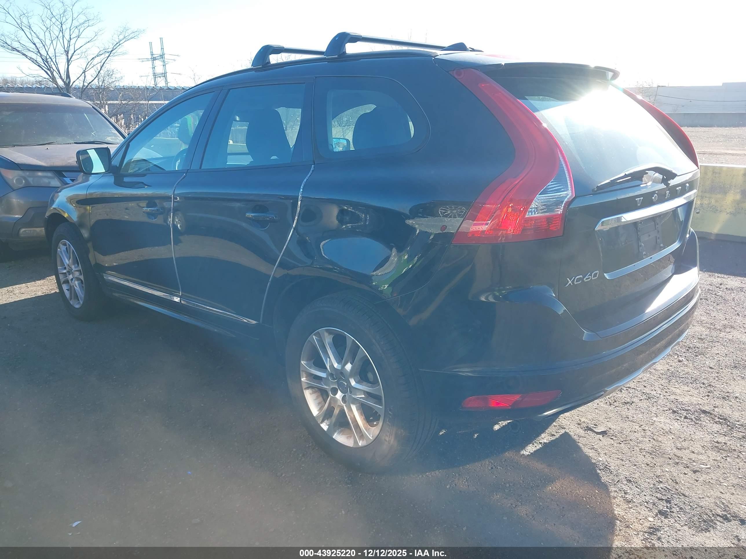 VOLVO XC60 image 3