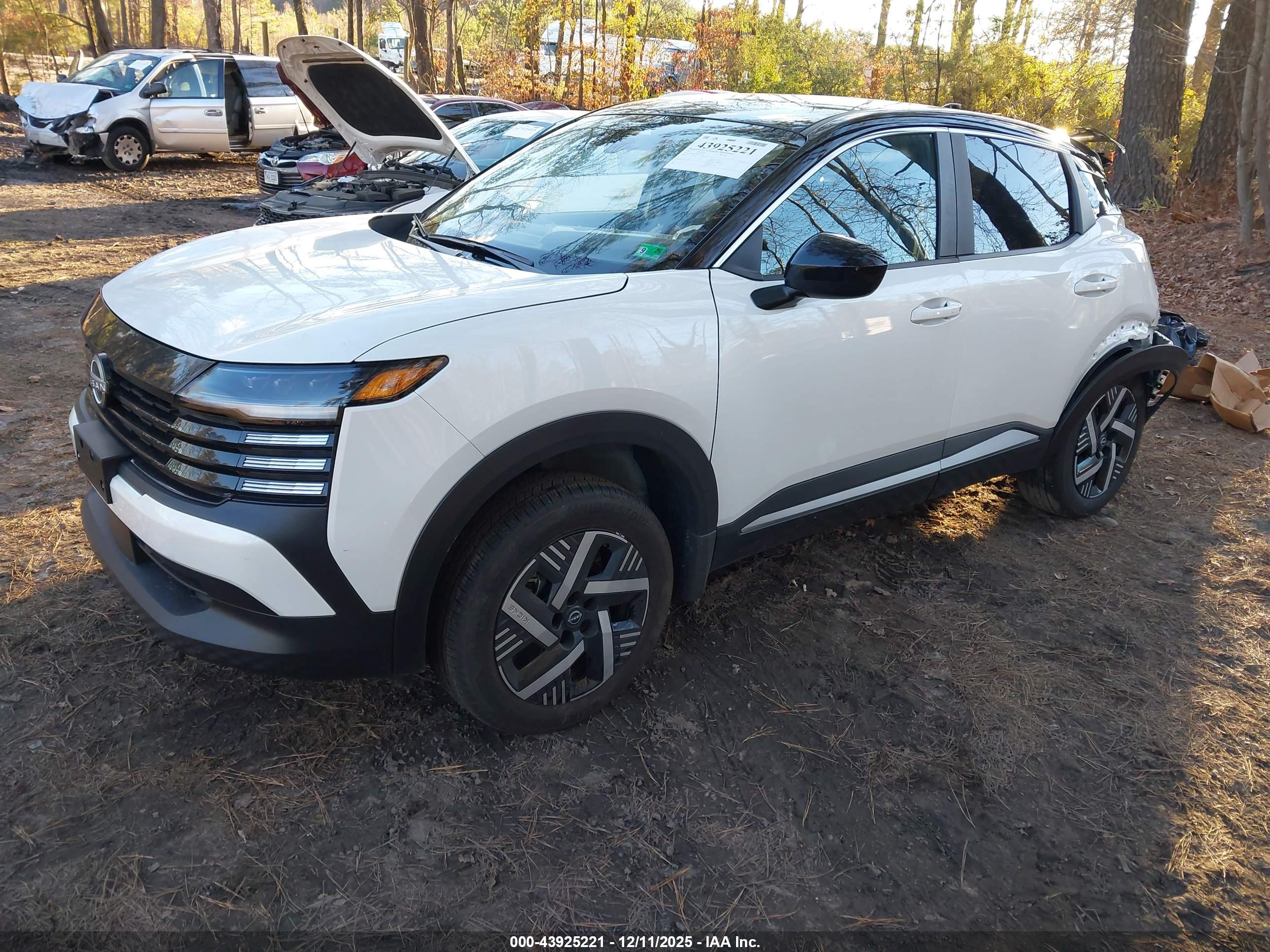 NISSAN KICKS image 2