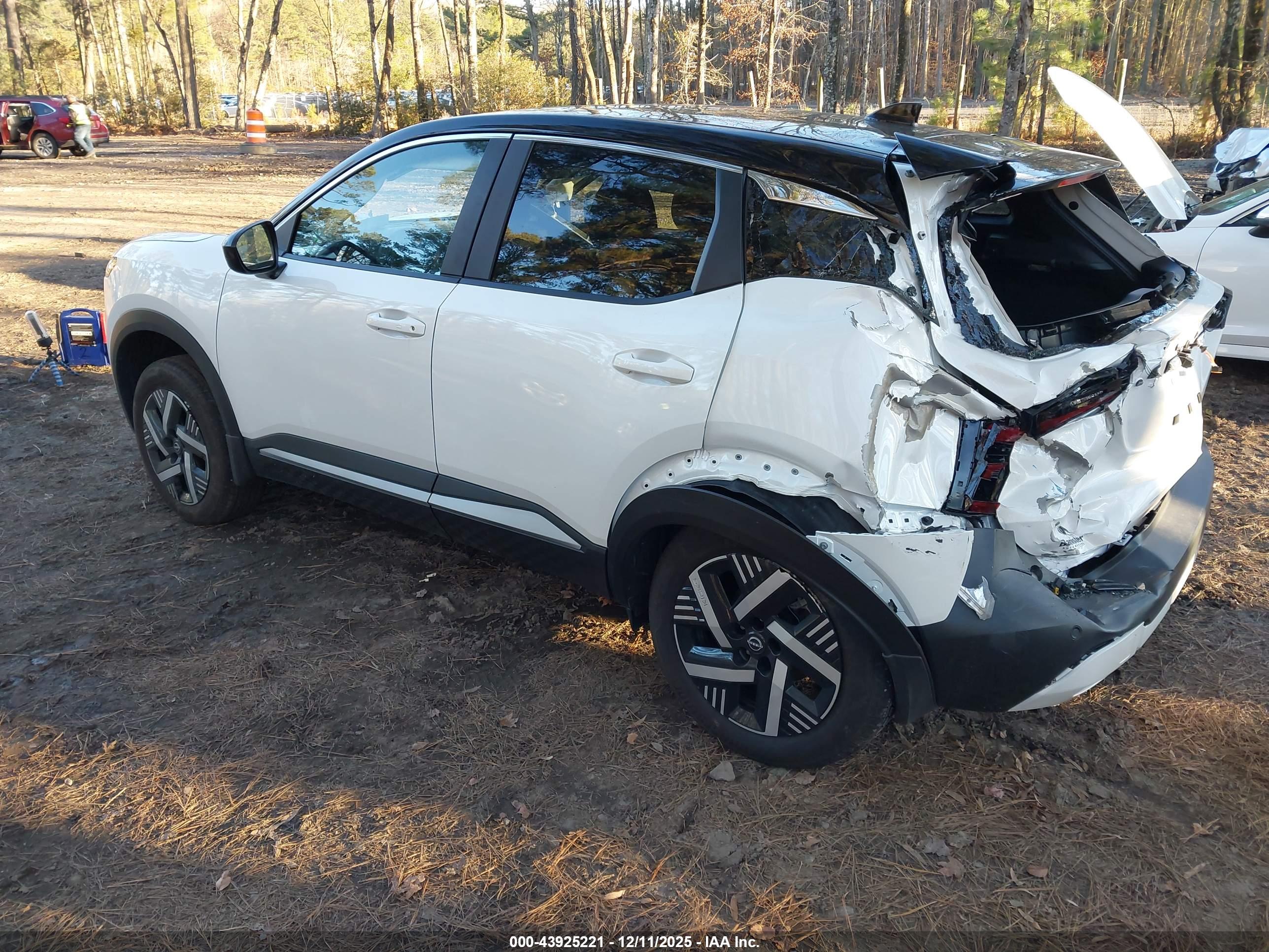 NISSAN KICKS image 3