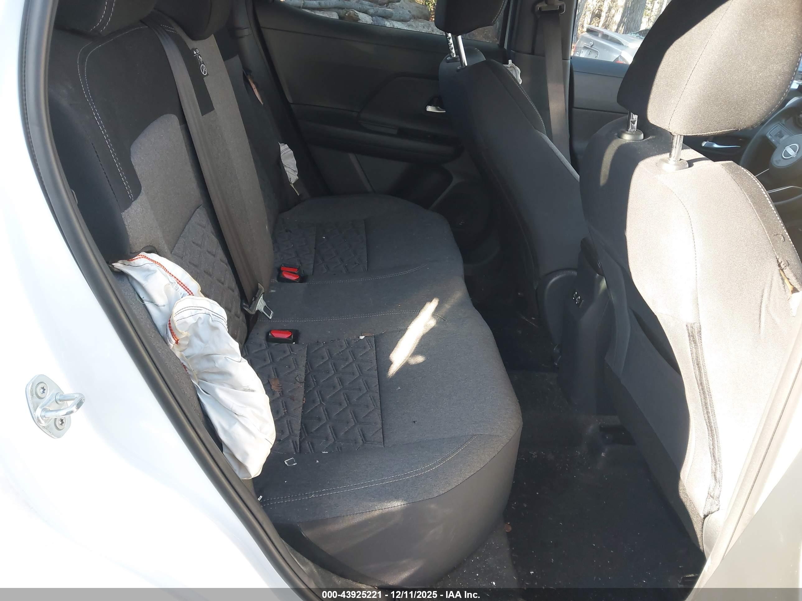 NISSAN KICKS image 8