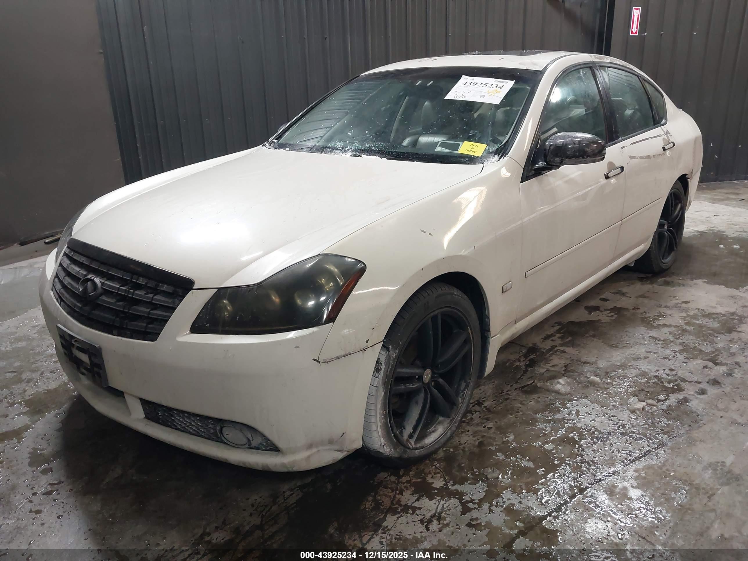 INFINITI M35 image 2
