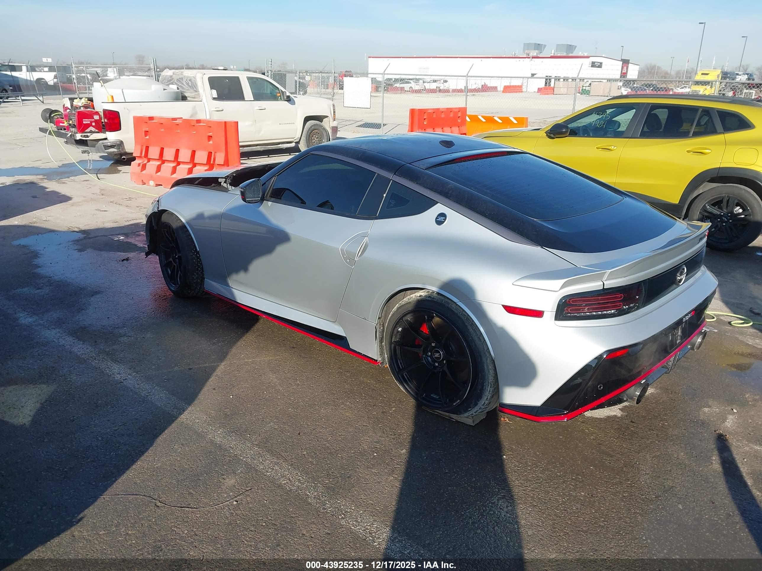 NISSAN Z image 3