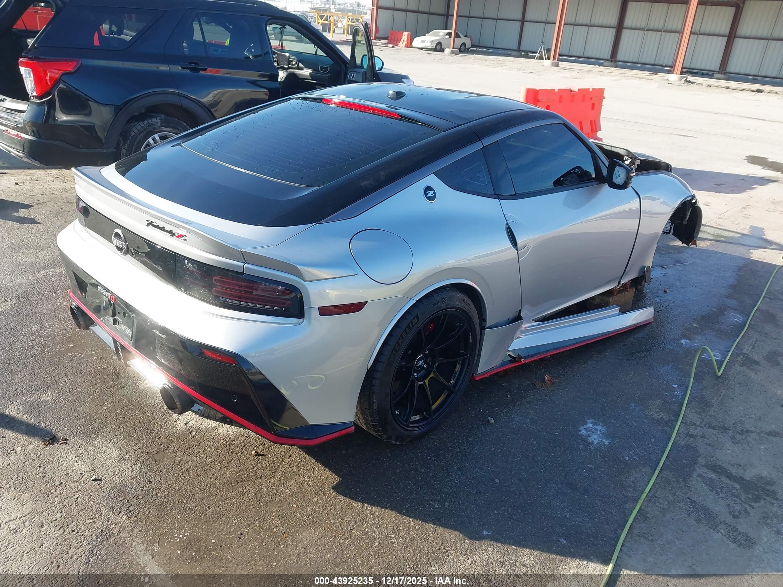 NISSAN Z image 4