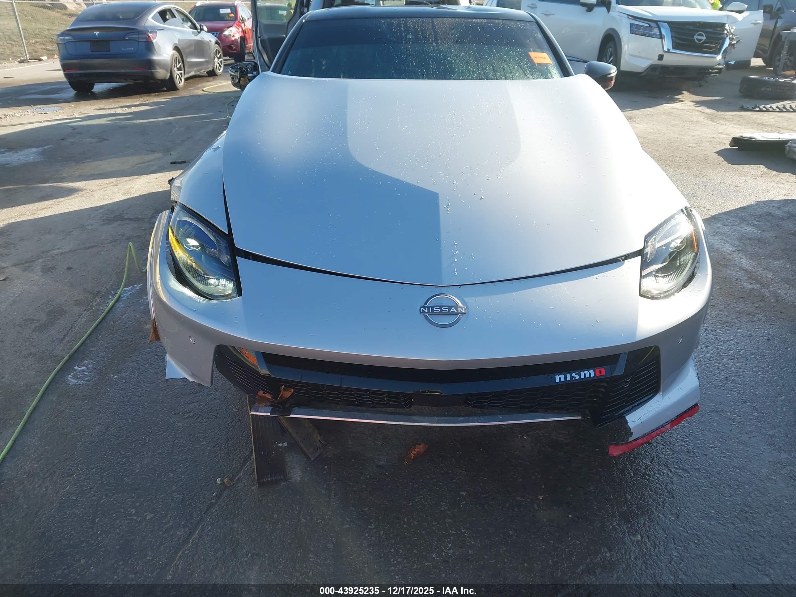 NISSAN Z image 6
