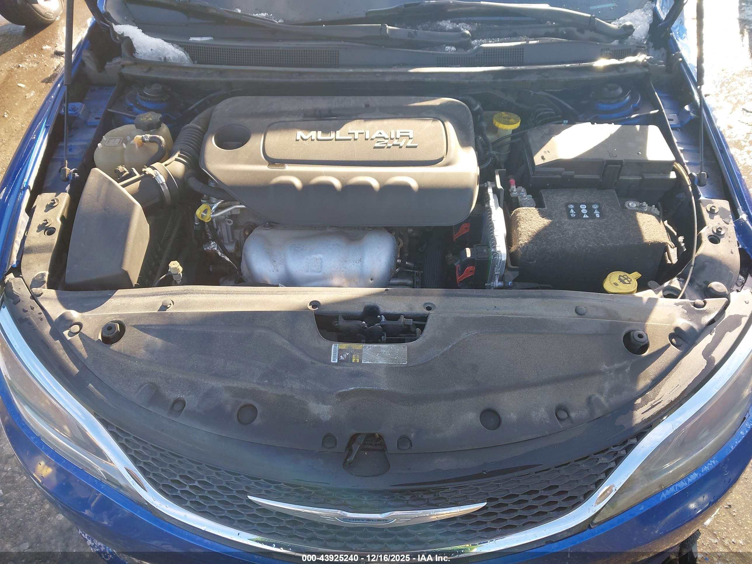 CHRYSLER 200 image 10