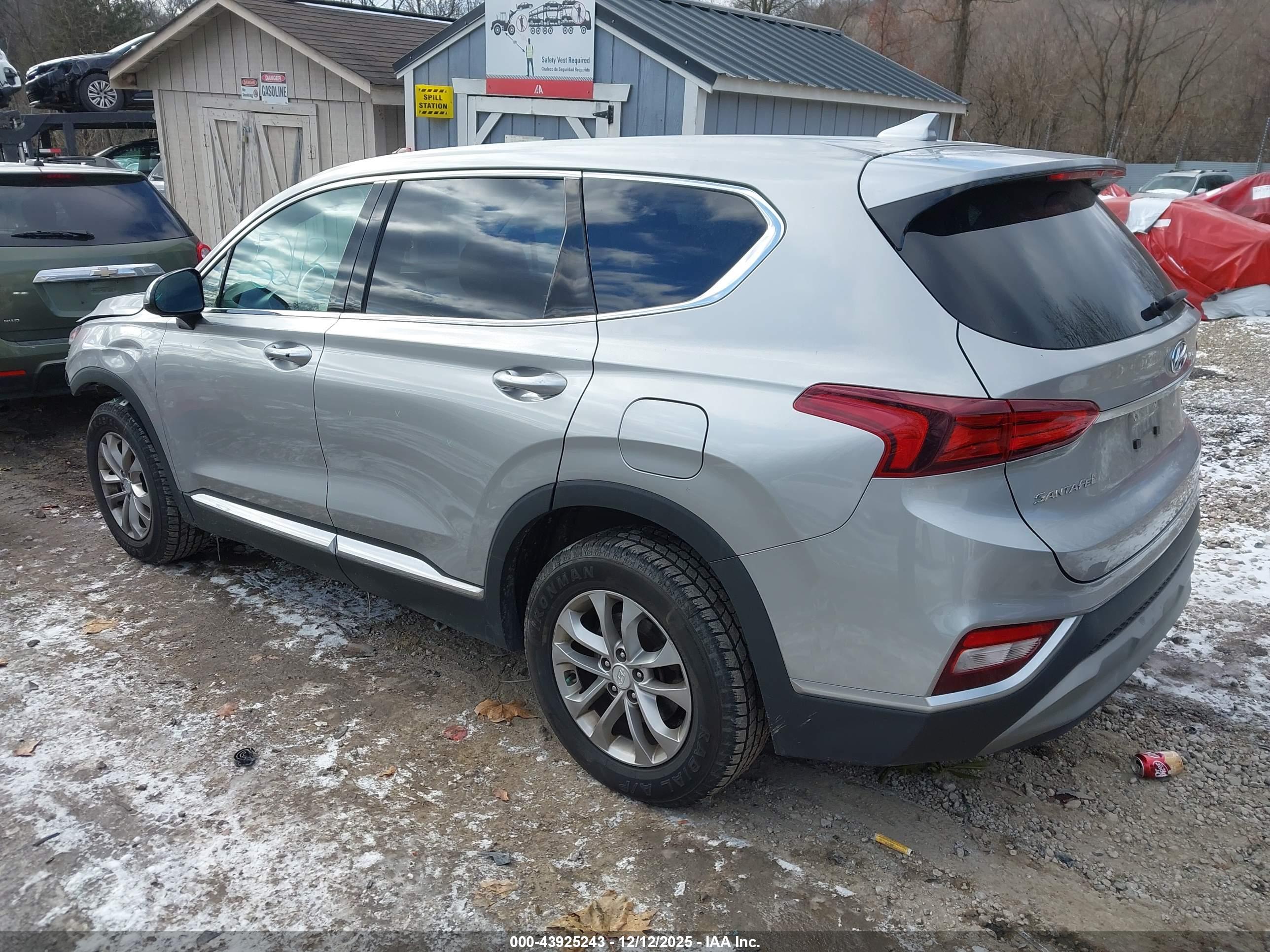 HYUNDAI SANTA image 3