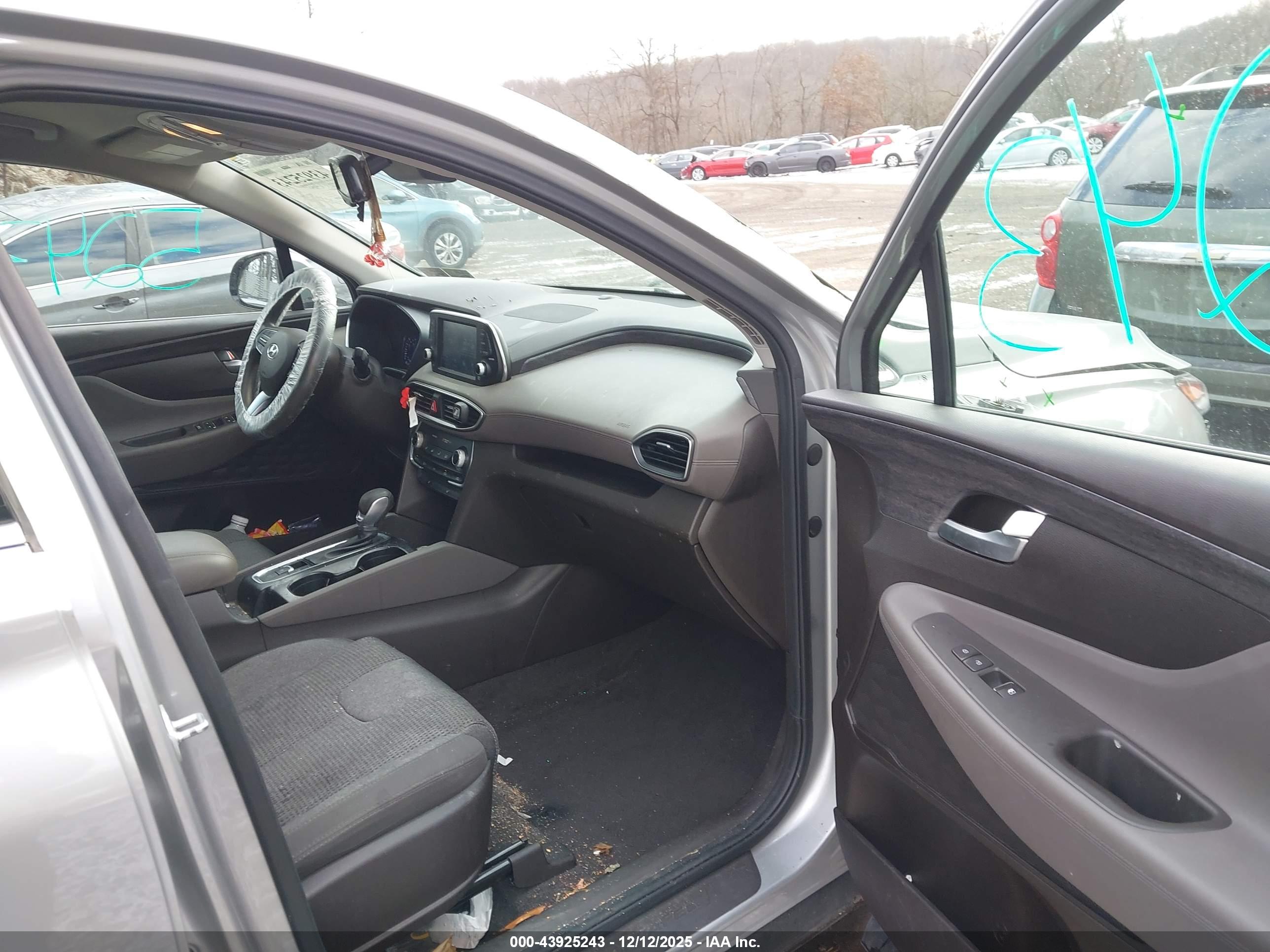 HYUNDAI SANTA image 5