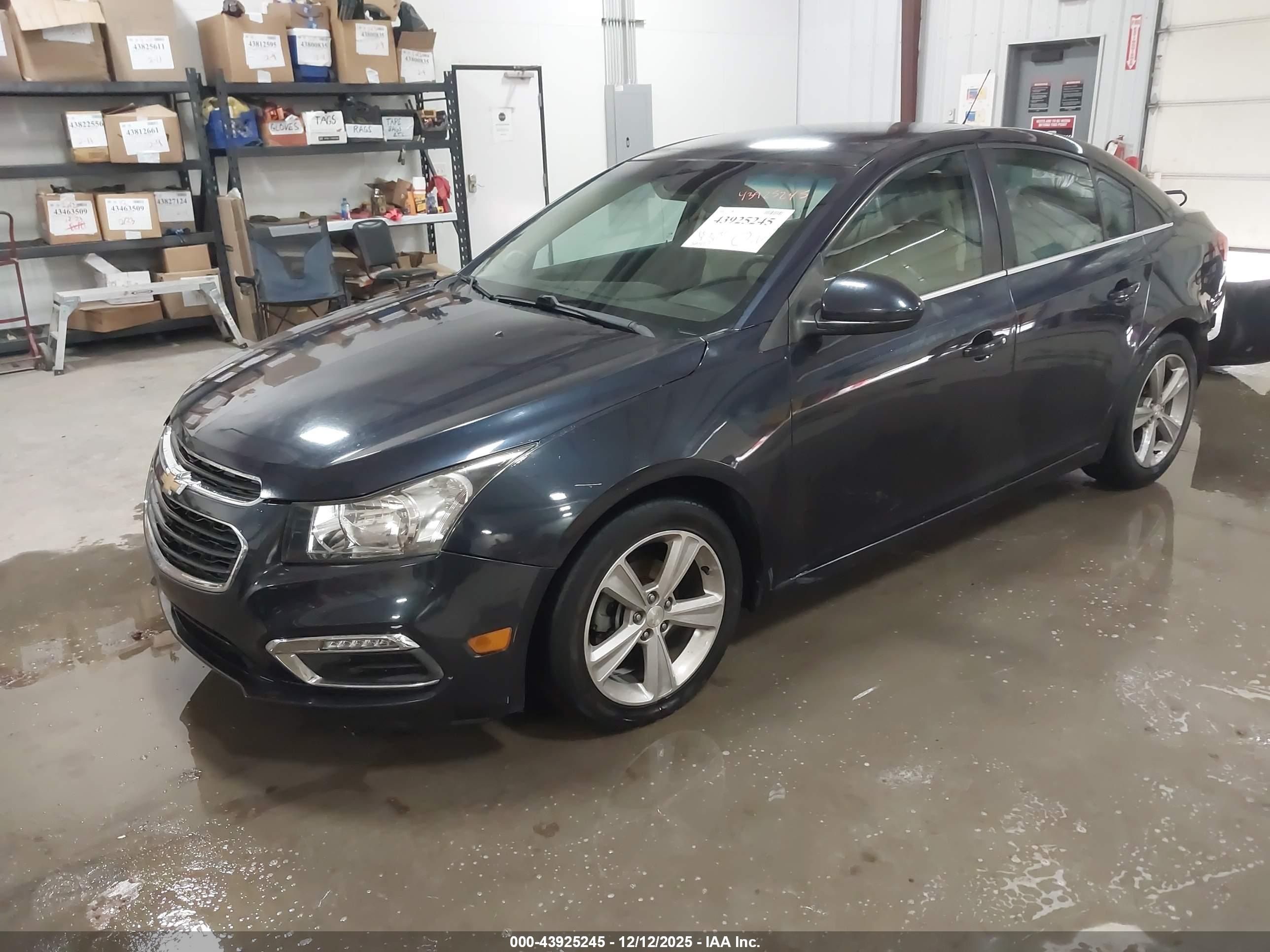 CHEVROLET CRUZE image 2