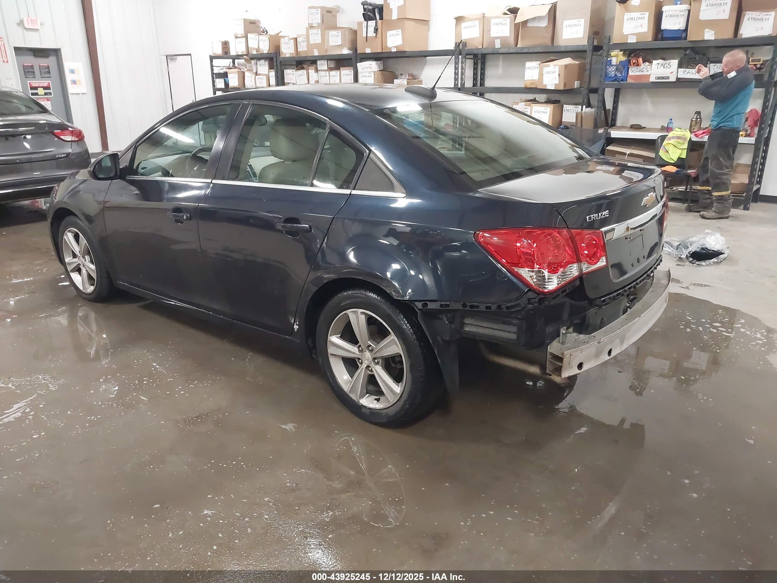 CHEVROLET CRUZE image 3