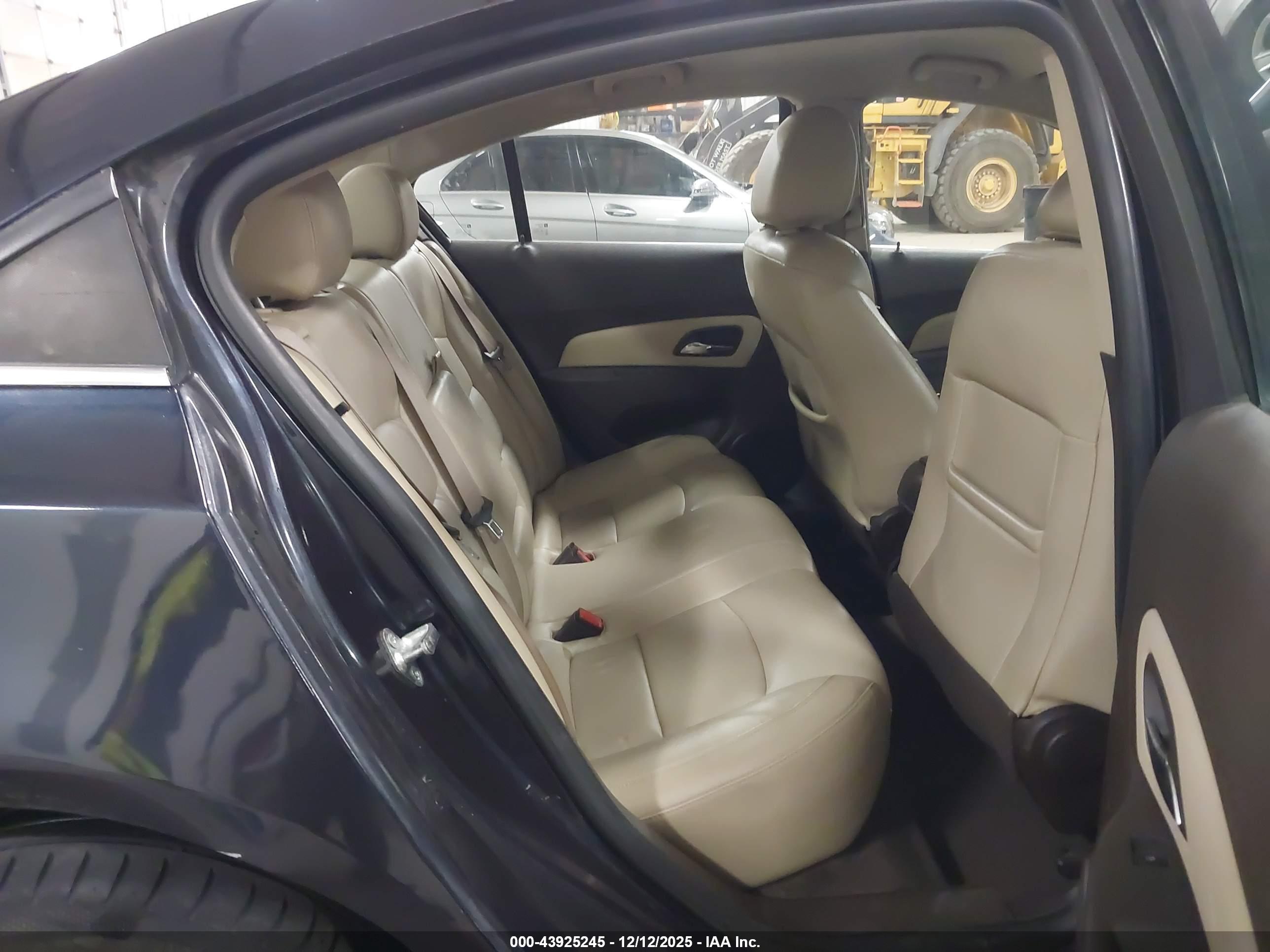 CHEVROLET CRUZE image 8